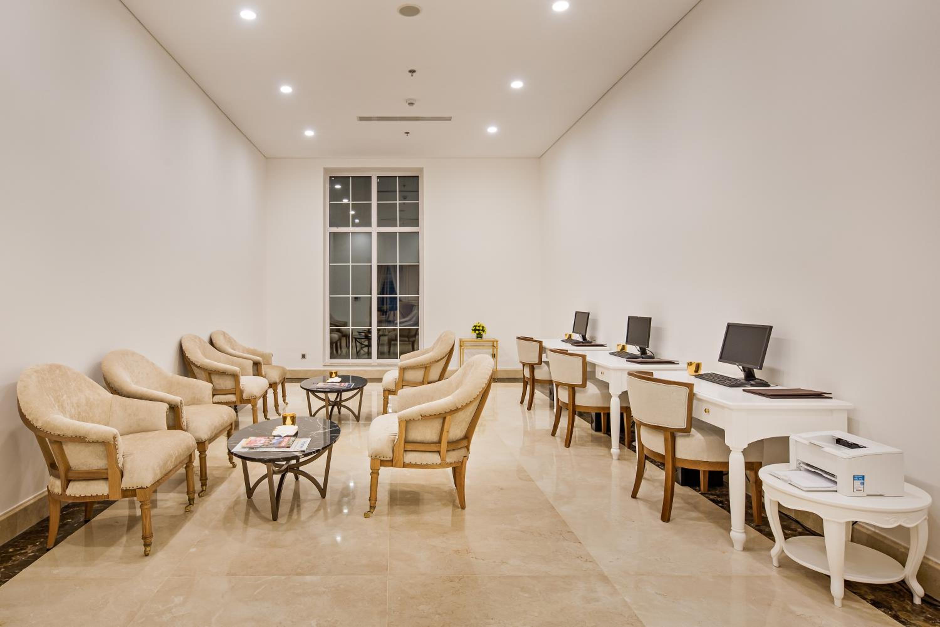 Wyndham Danang Golden Bay 76