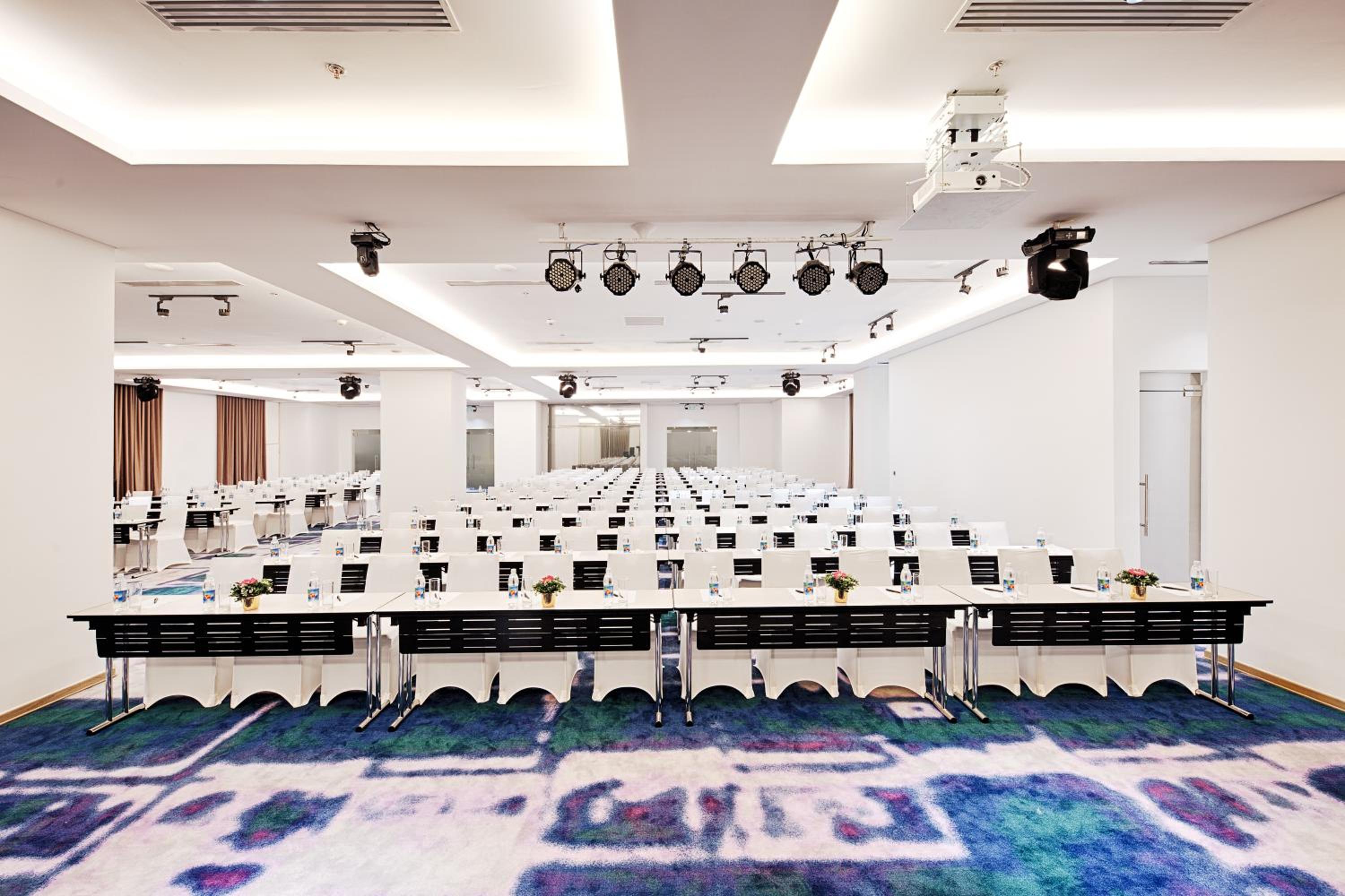 Wyndham Danang Golden Bay 80
