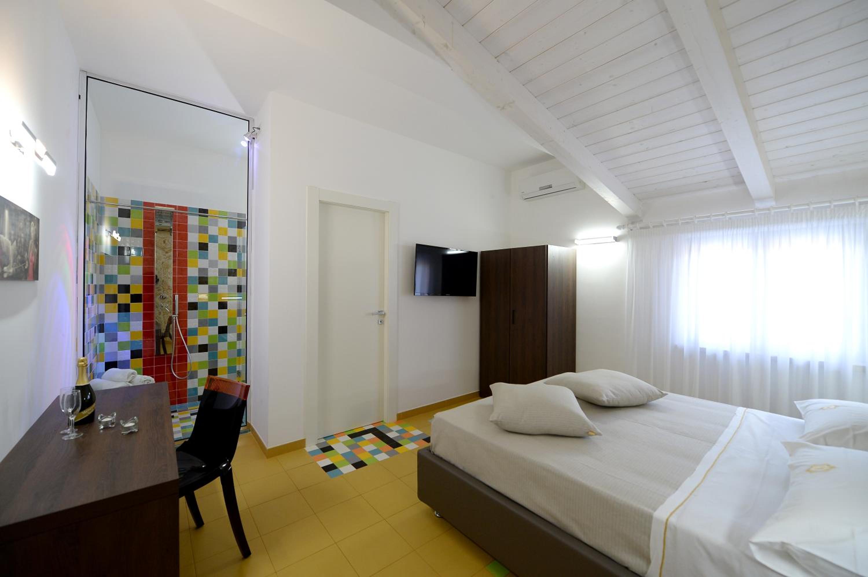 X Hotel