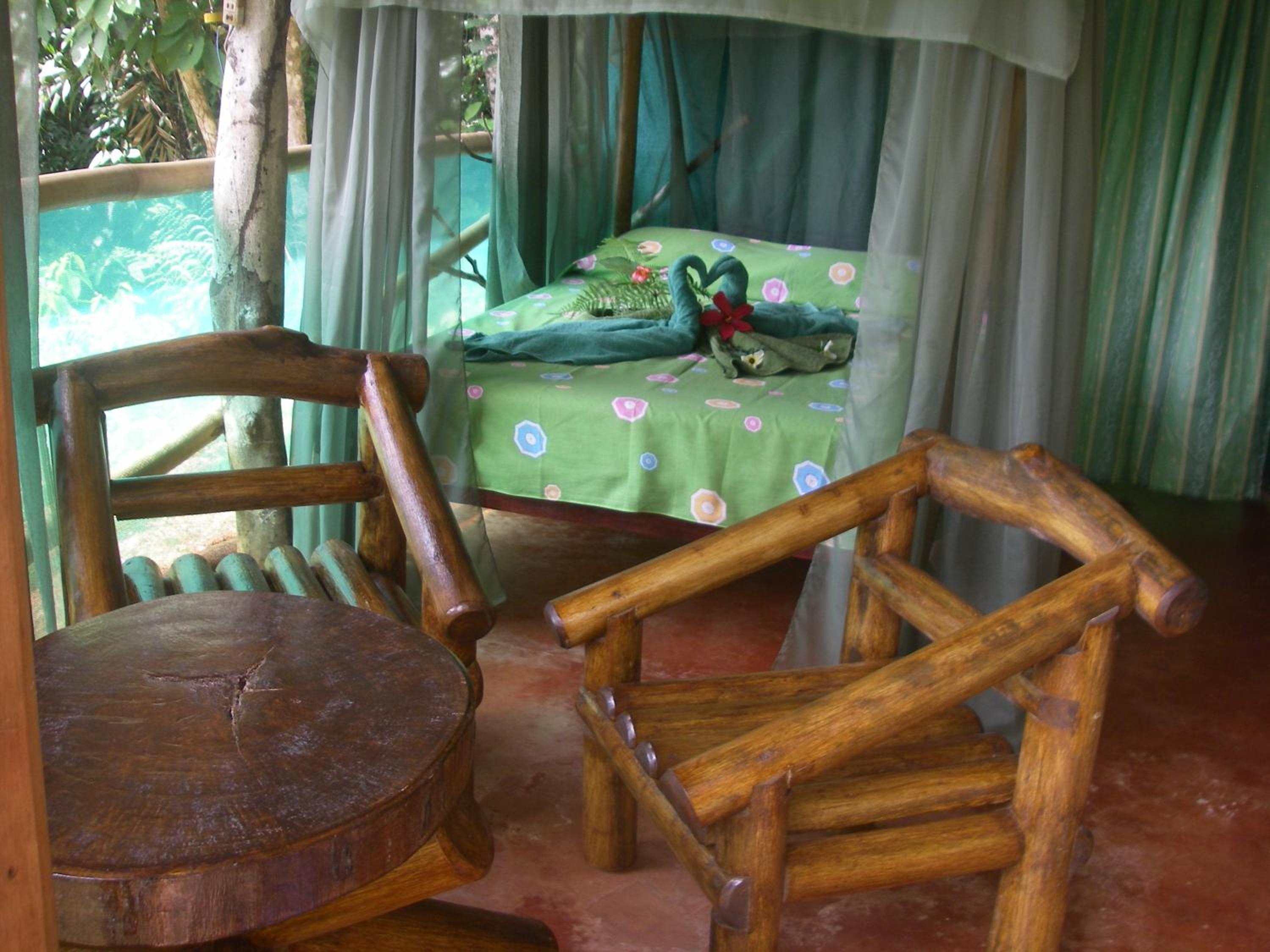 Isla Violin Eco-Lodge