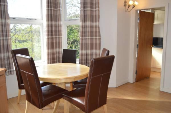 West Lynn Serviced Apartments Spacious & Free Parking