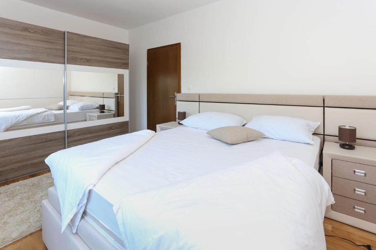 Photo 32