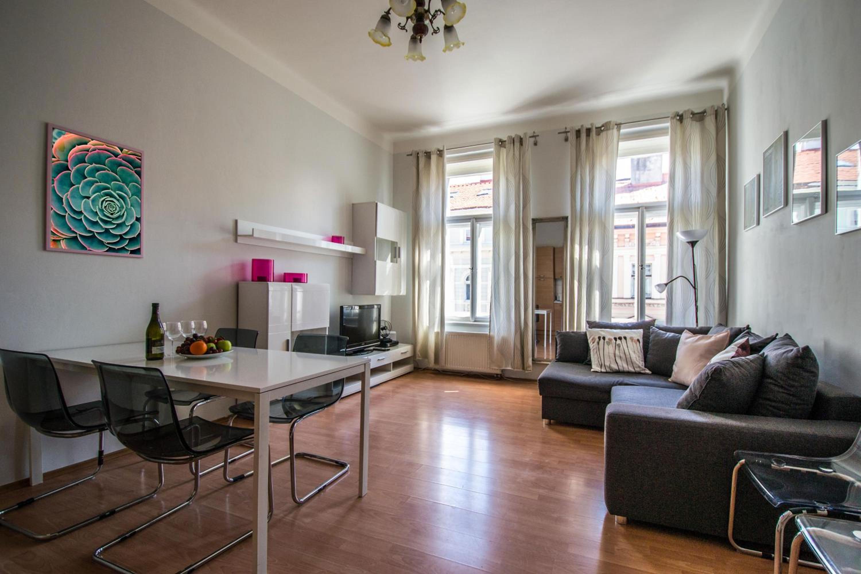 Modern Cozy Apartment by Ruterra