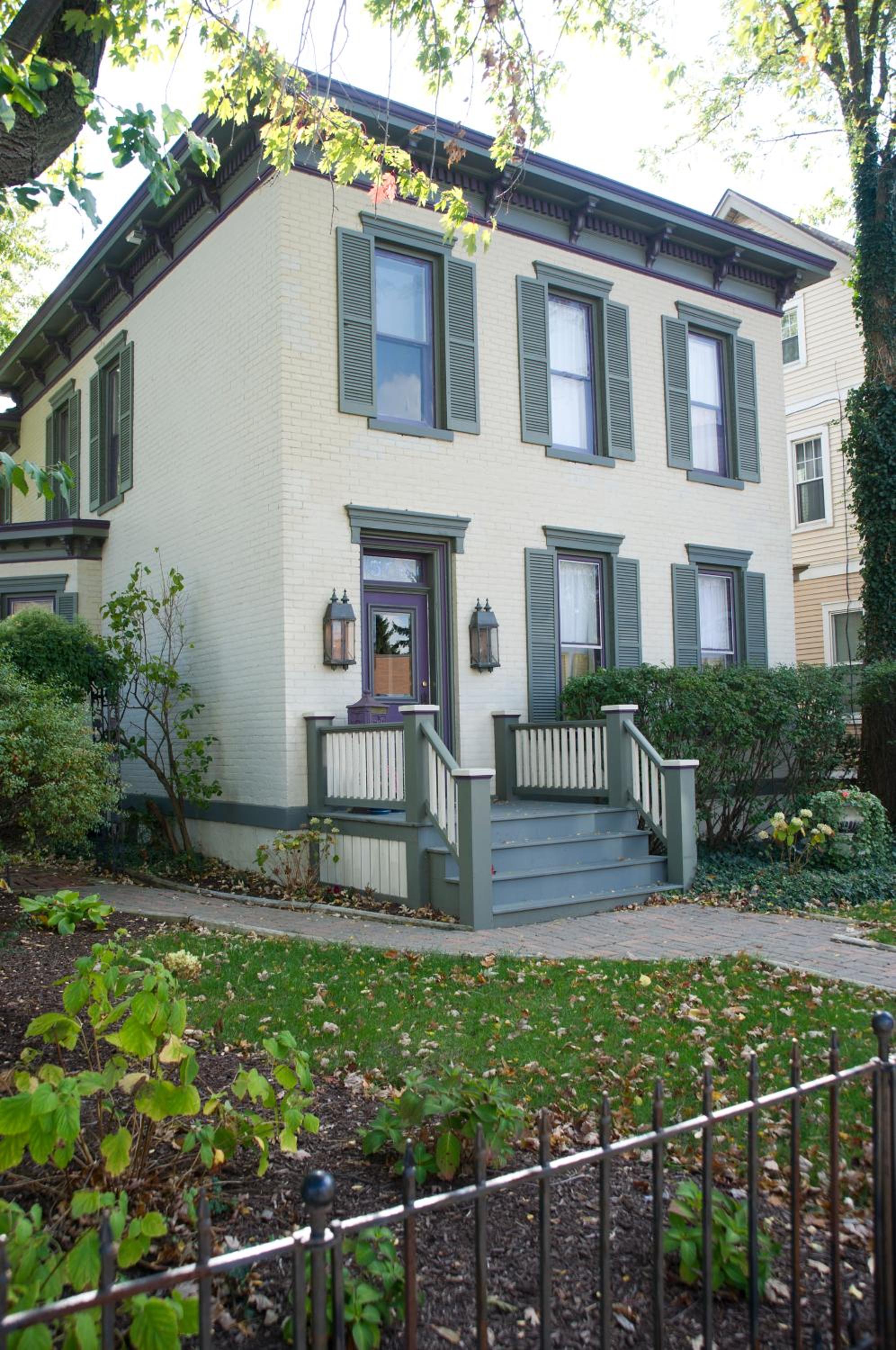 Hotel Historic Sion Bass Guest House - Image 1