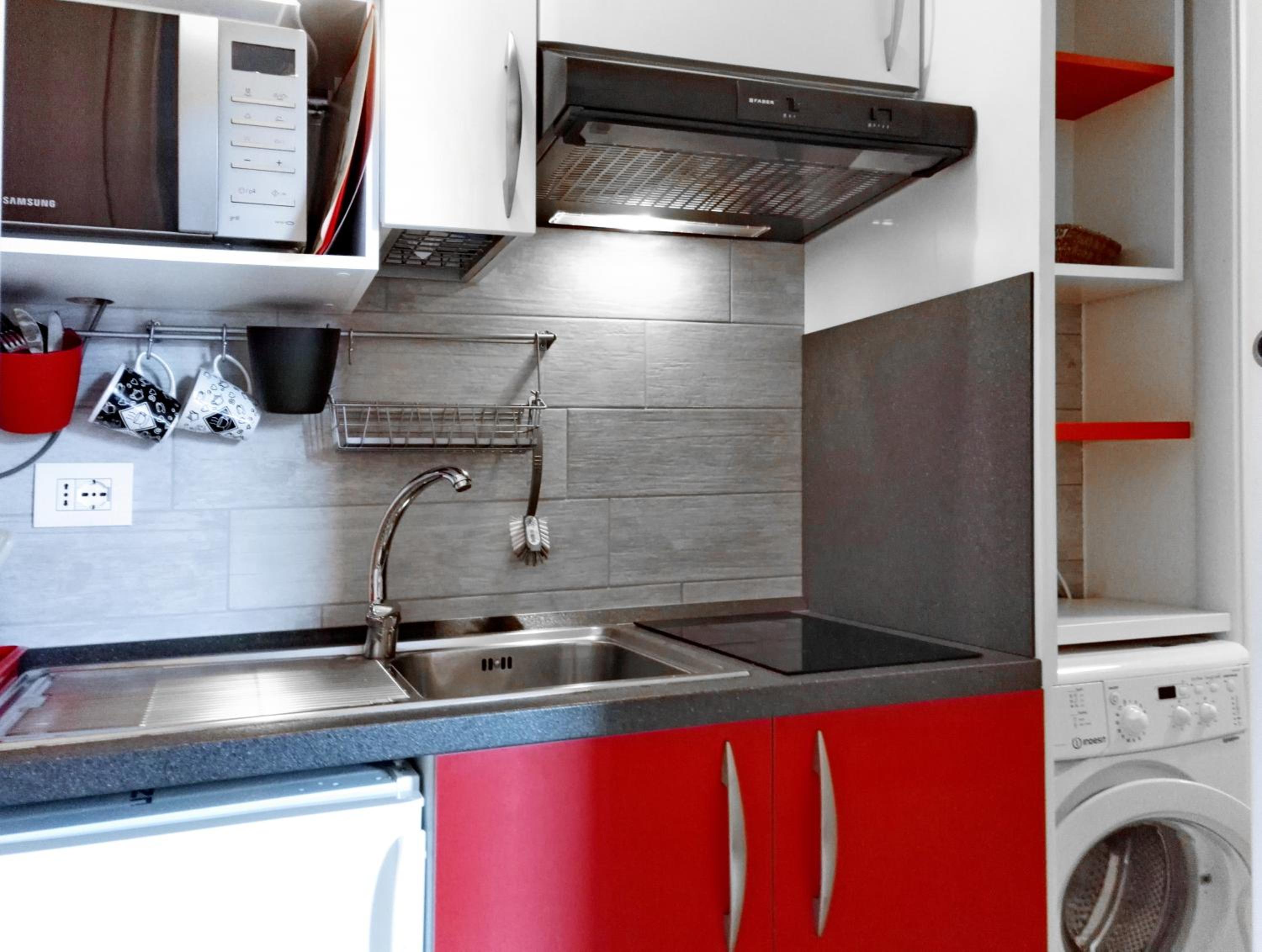BnButler - Col di Lana - Navigli Apartment - Darsena