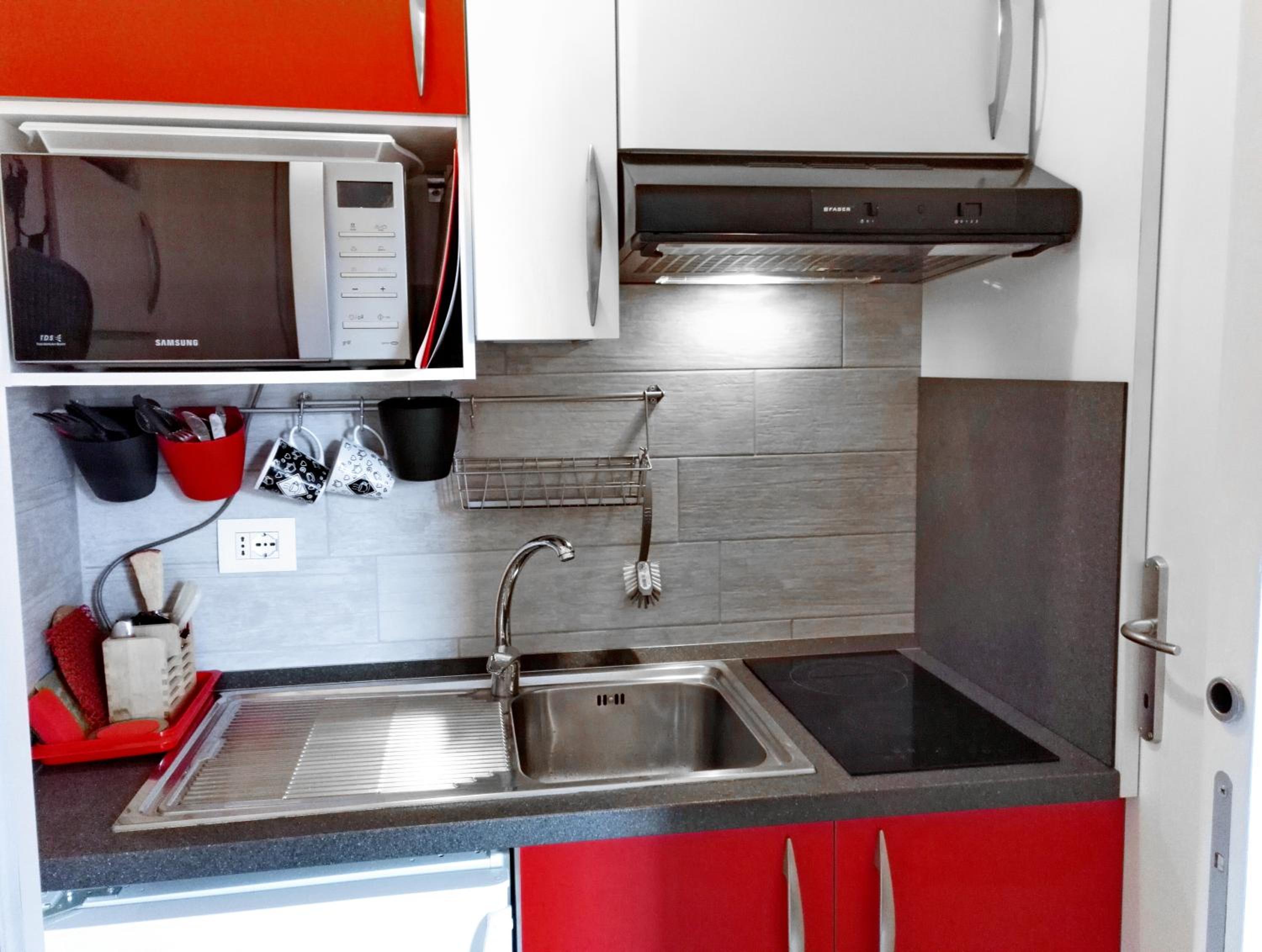 BnButler - Col di Lana - Navigli Apartment - Darsena