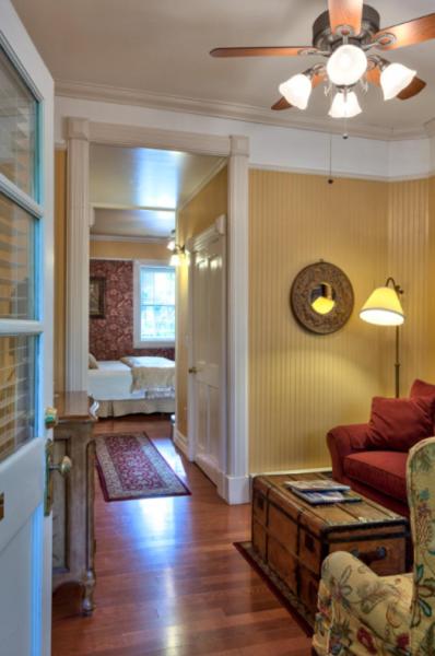 Cedar Crest Inn