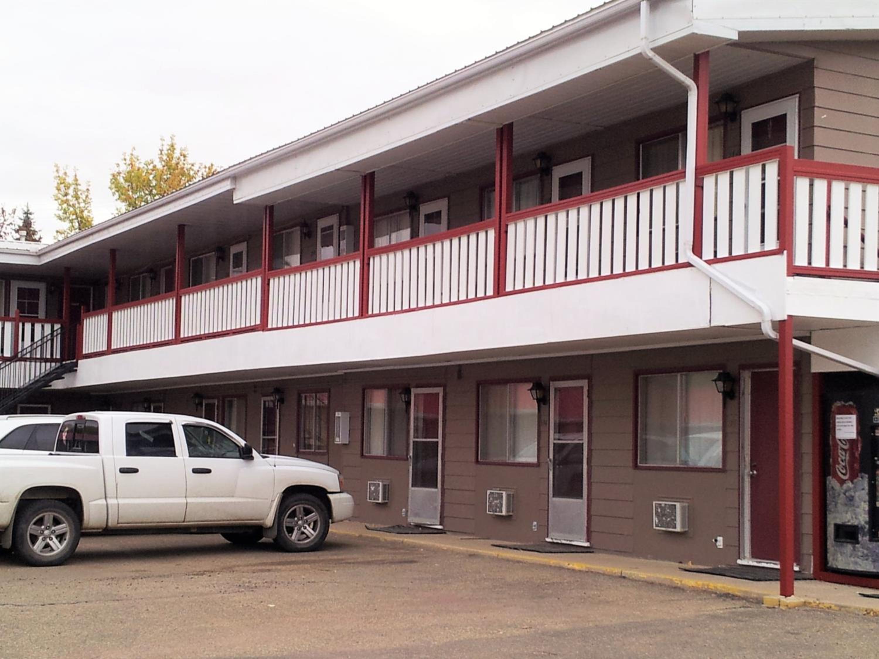 Viking Lamplighter Motel view 4