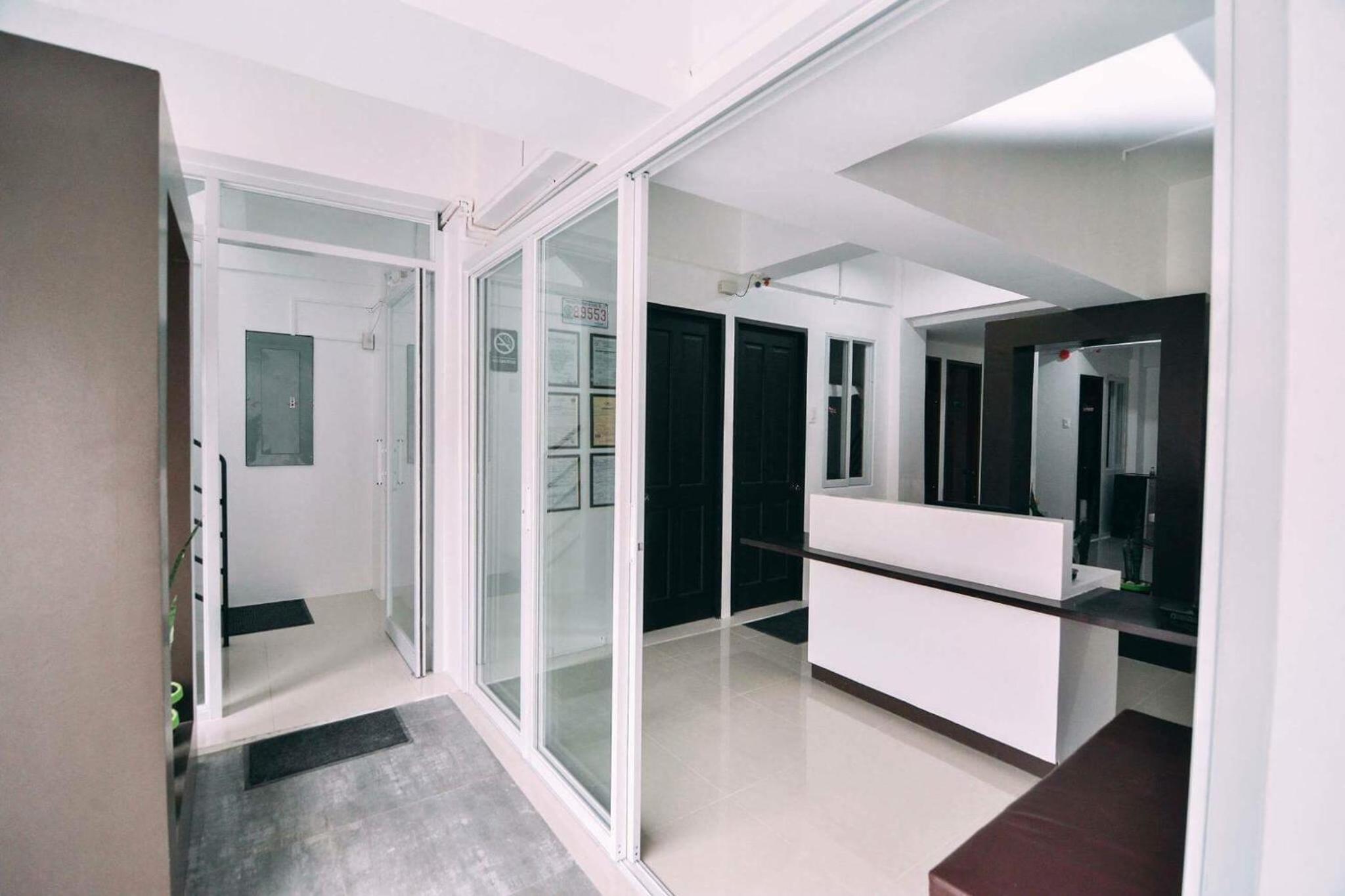 The Strand Suites and Dormitel - Image 2