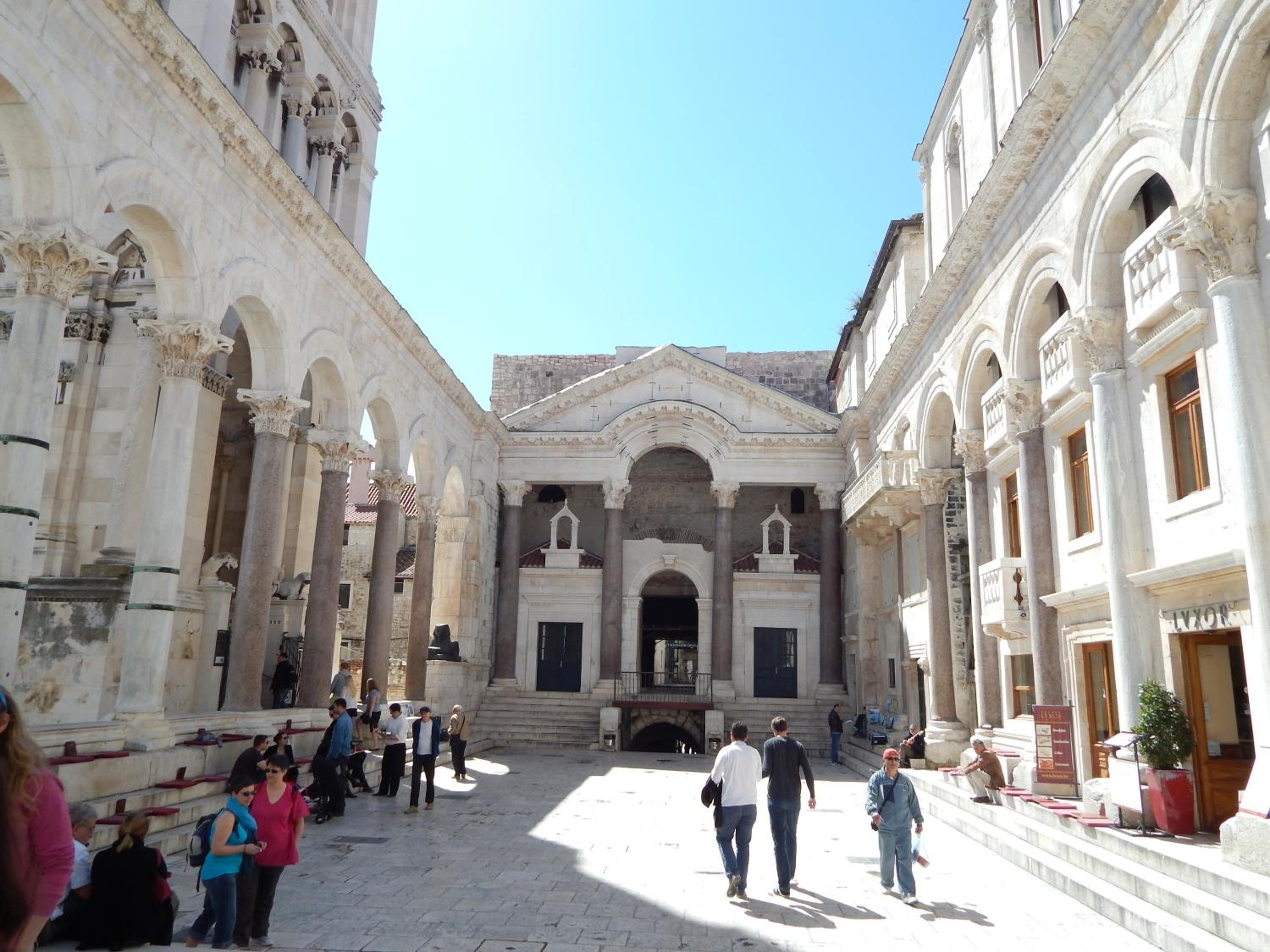 Photo 12