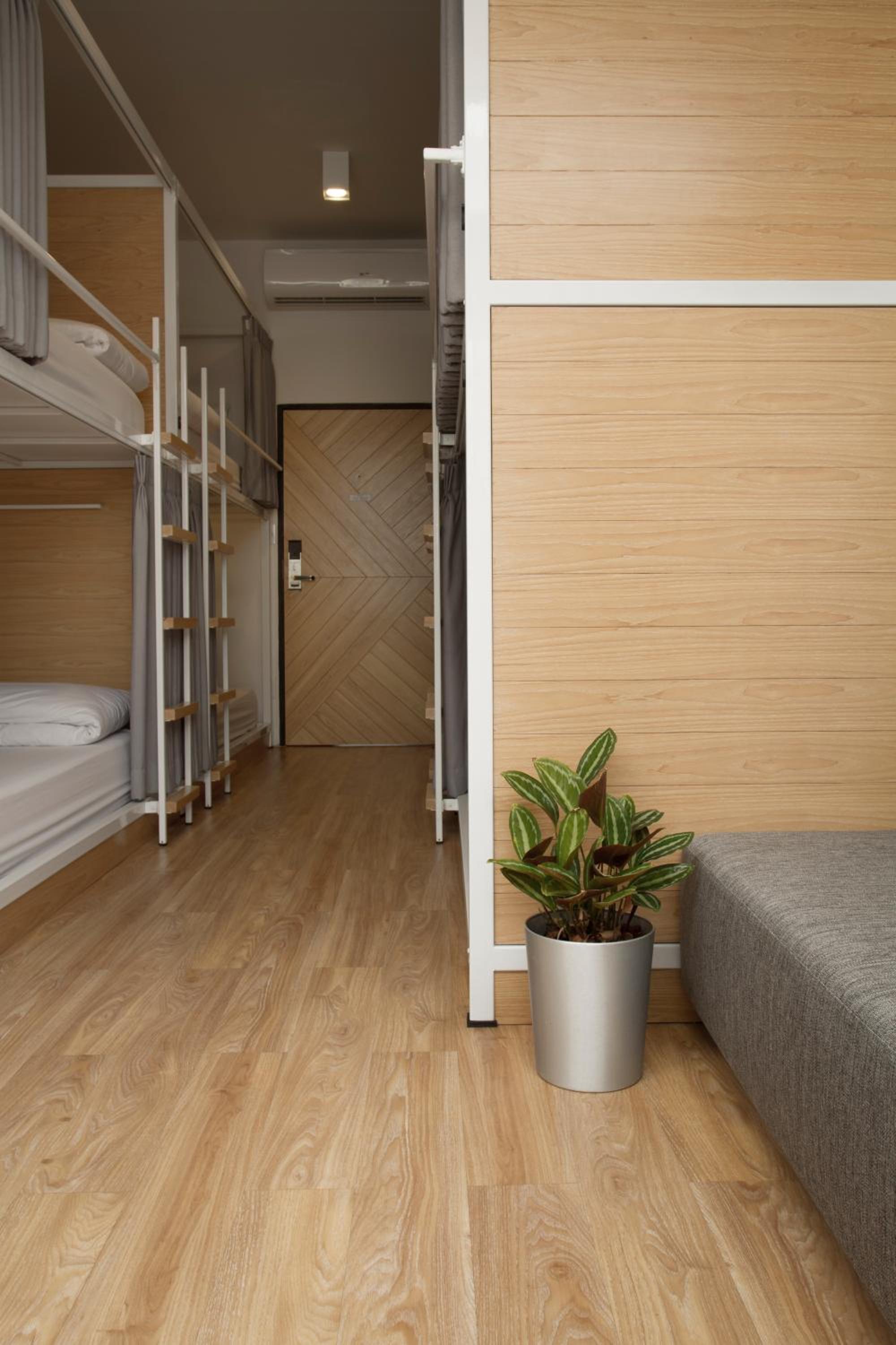 Bed One Block Hostel