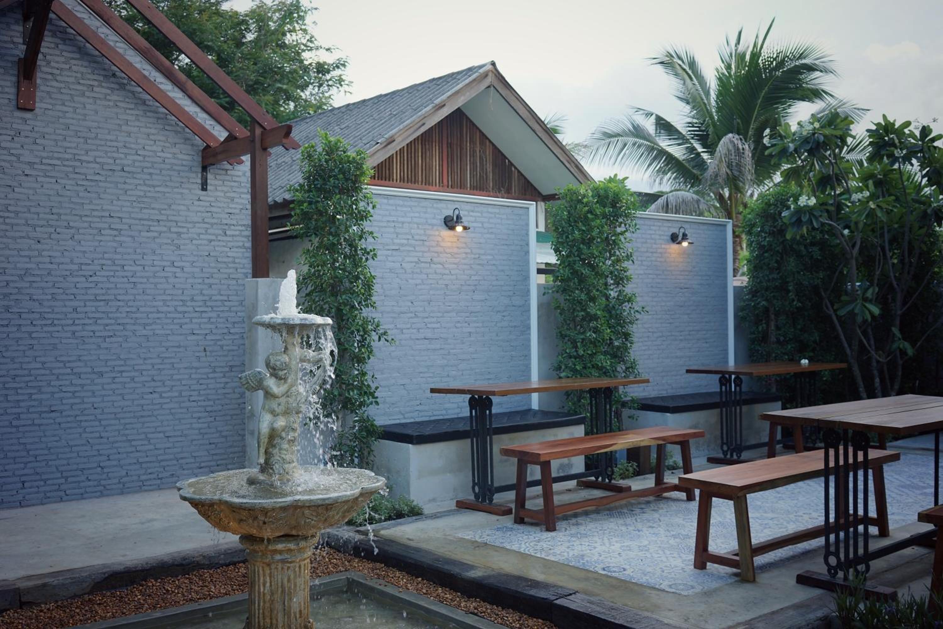 Tharaburi Resort