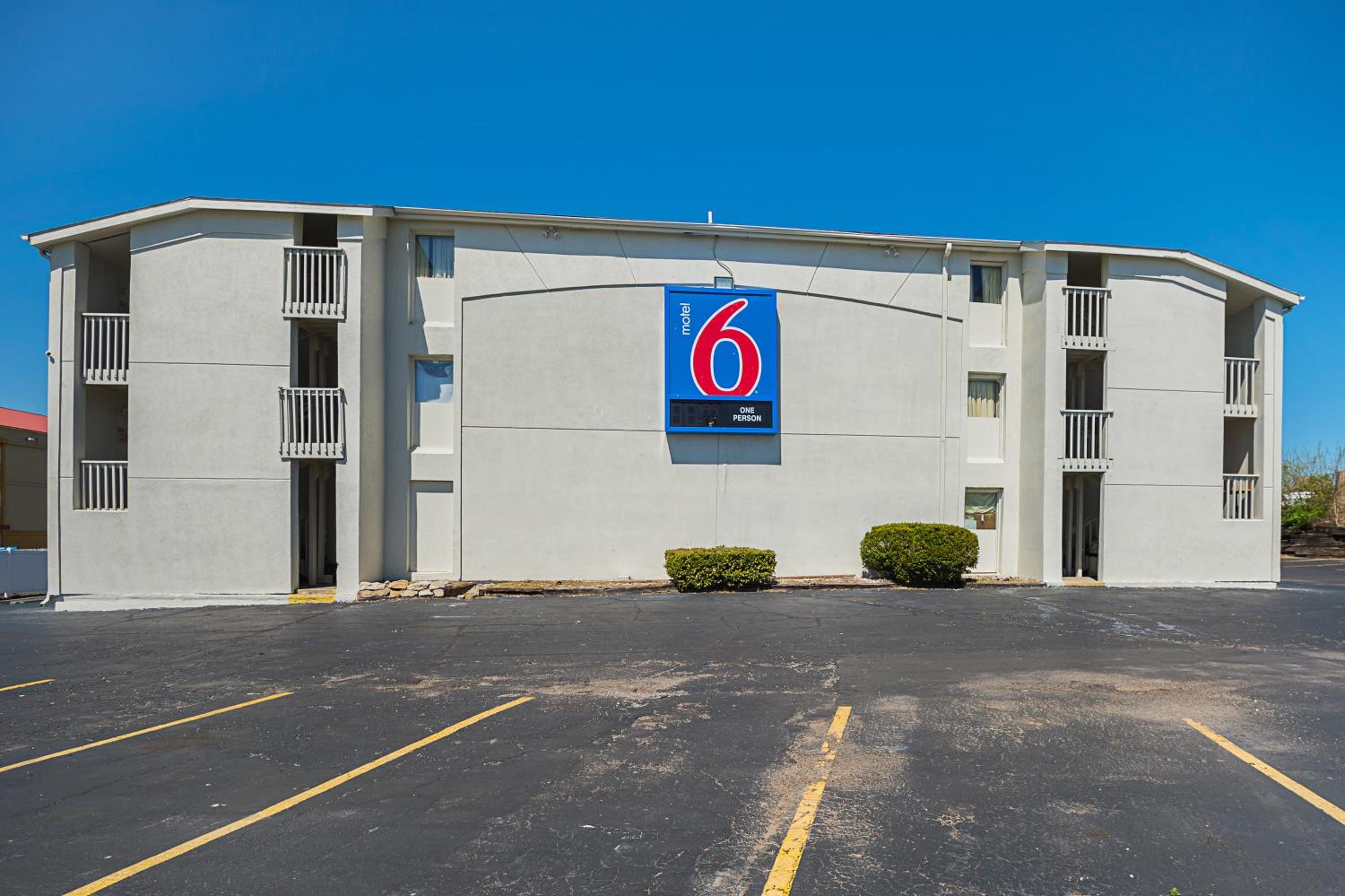 Motel 6-Blue Springs, MO - Property Image 12