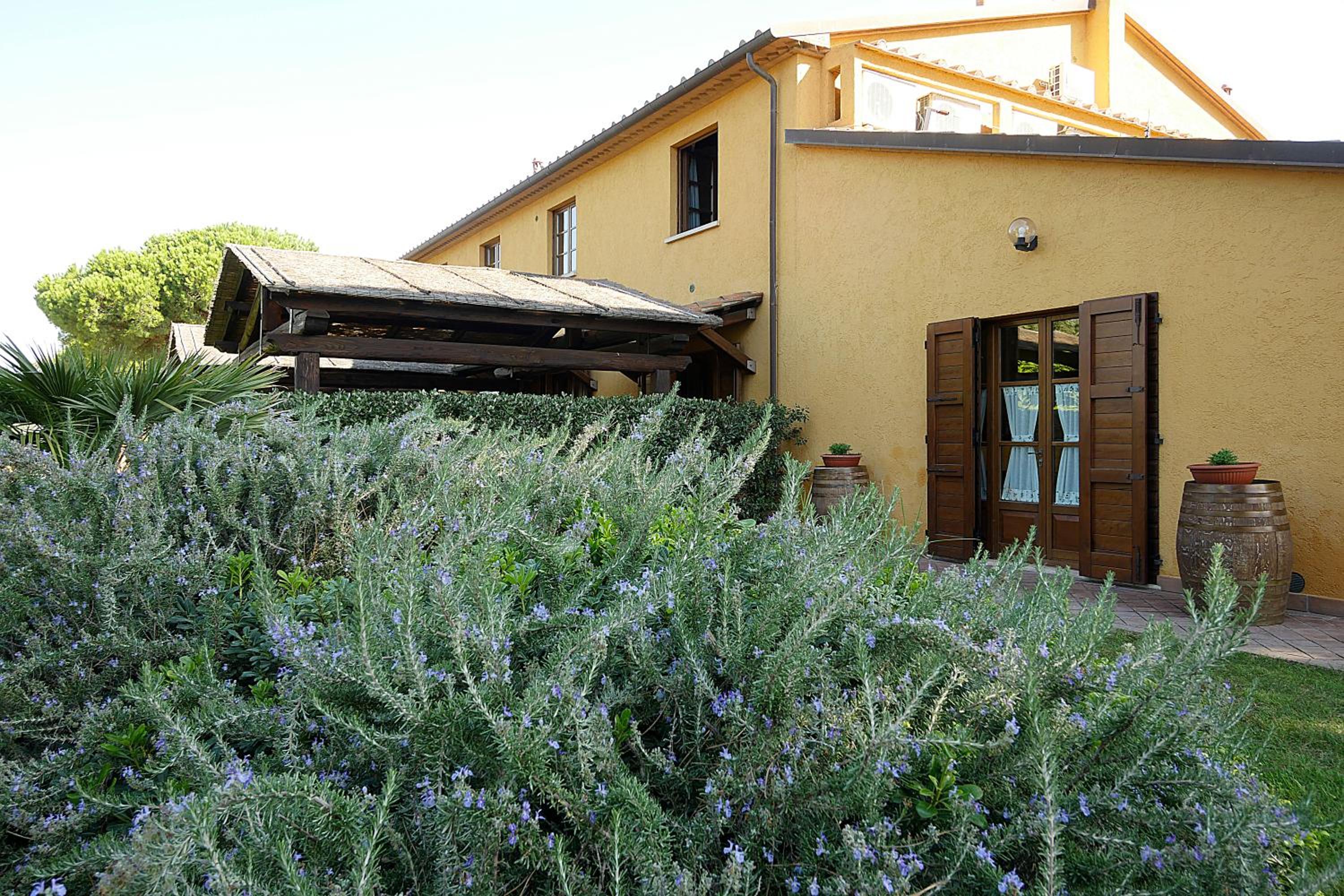 Photo 32