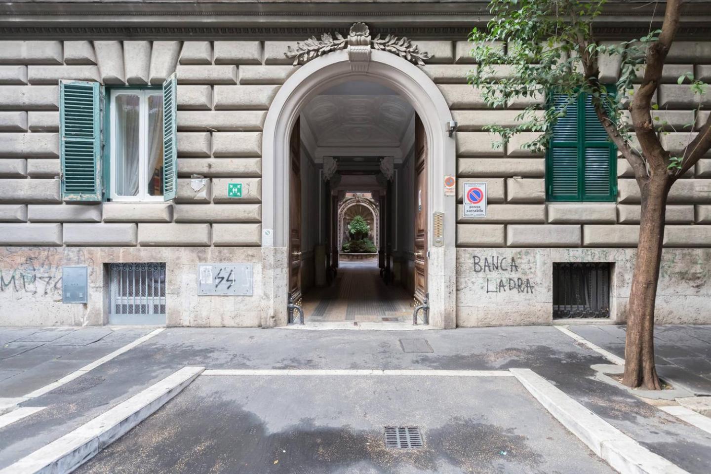 Valadier 36 Apartment — Rome