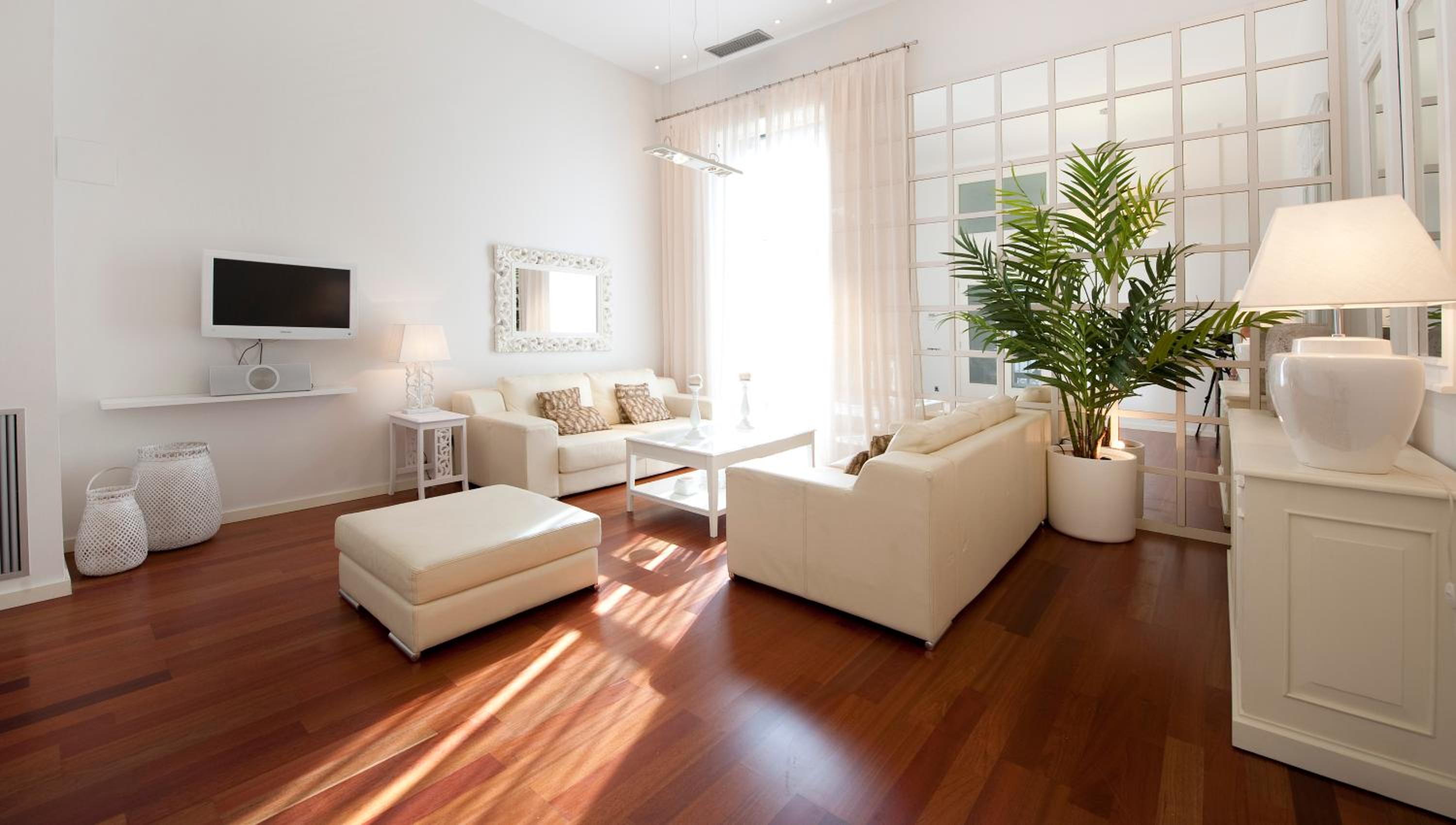 You Stylish City Center Apartments
