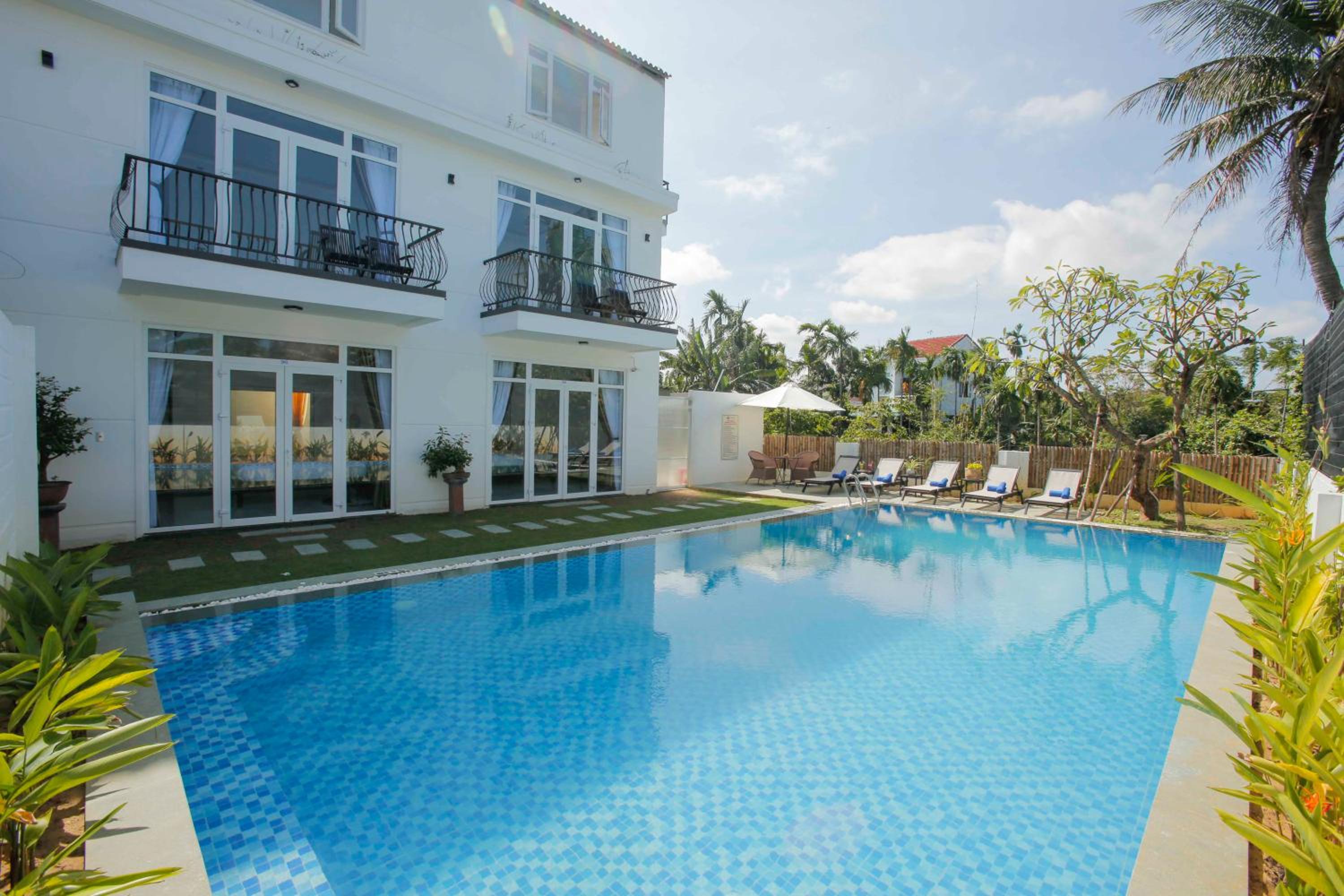 Hoi An Sunny Pool Villa
