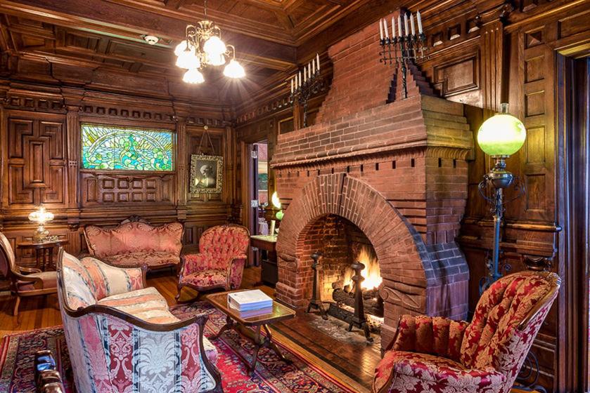 Cedar Crest Inn