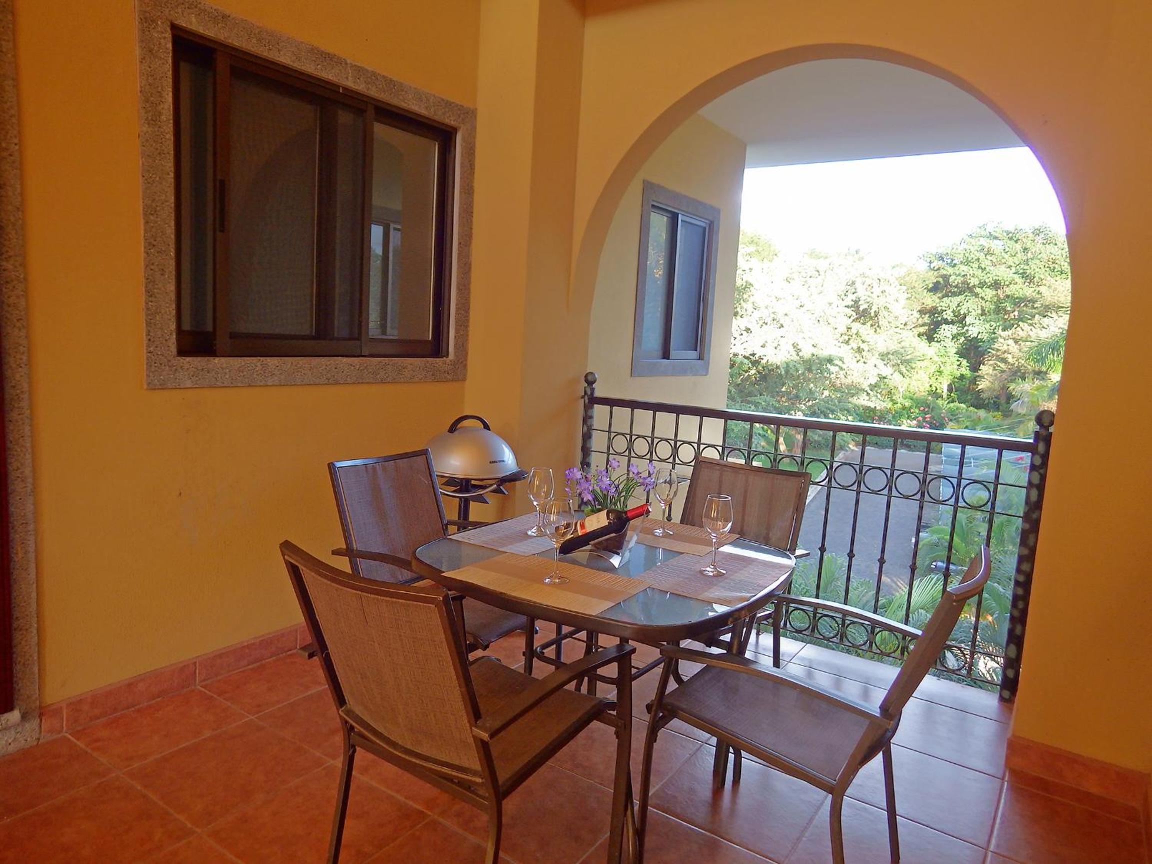 The Oaks Tamarindo Pool Front Condominiums fast wifi