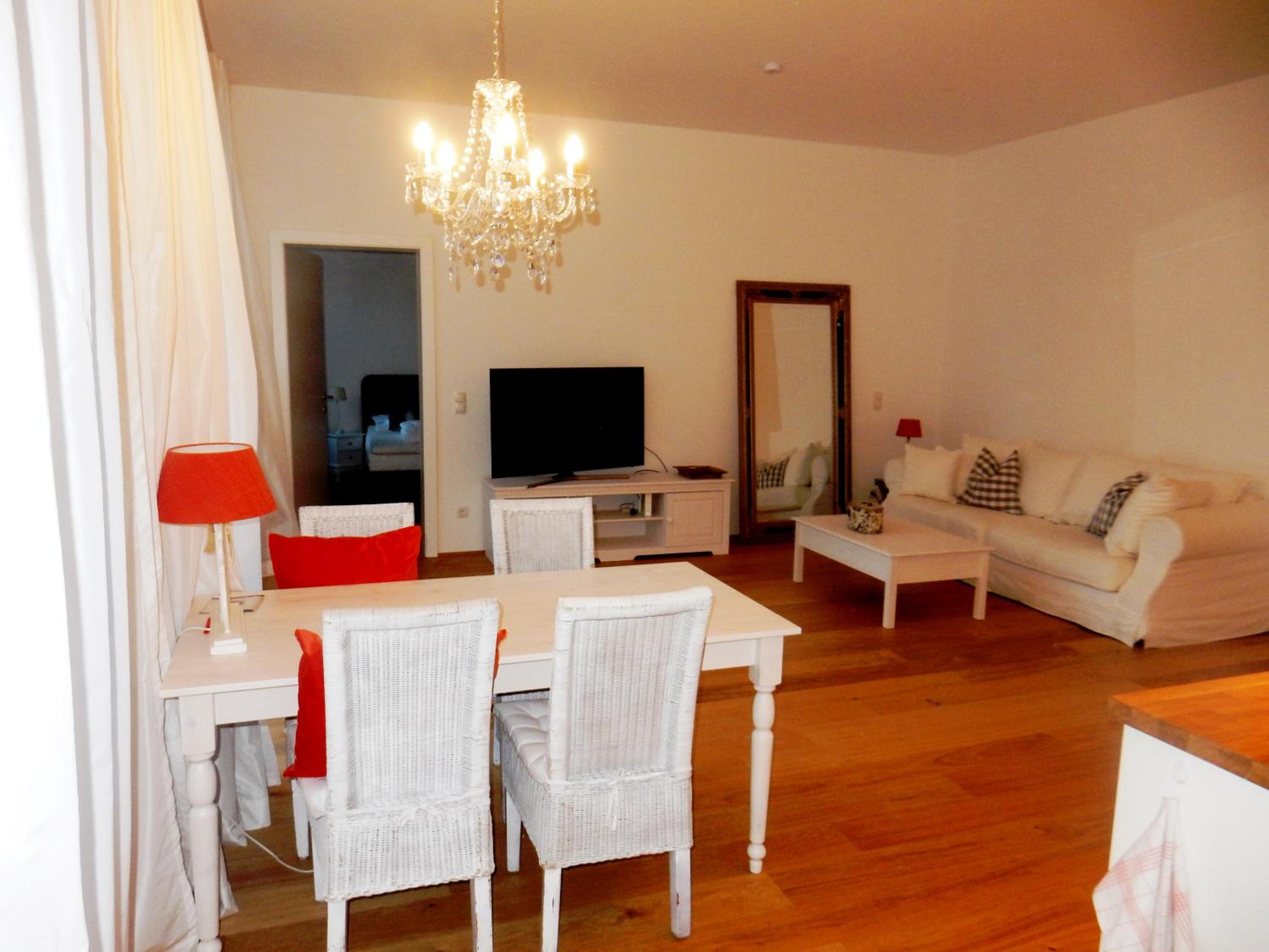 Traumhafte Wohnung Wiener Altbau - zentral-
