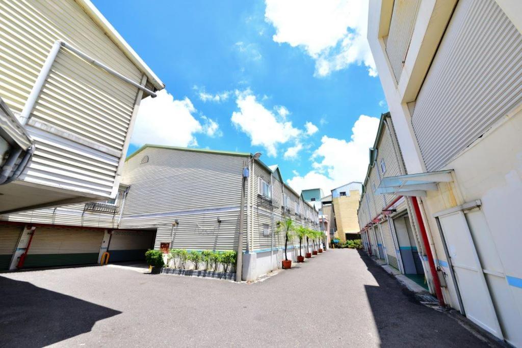 Paiwei Motel view 3