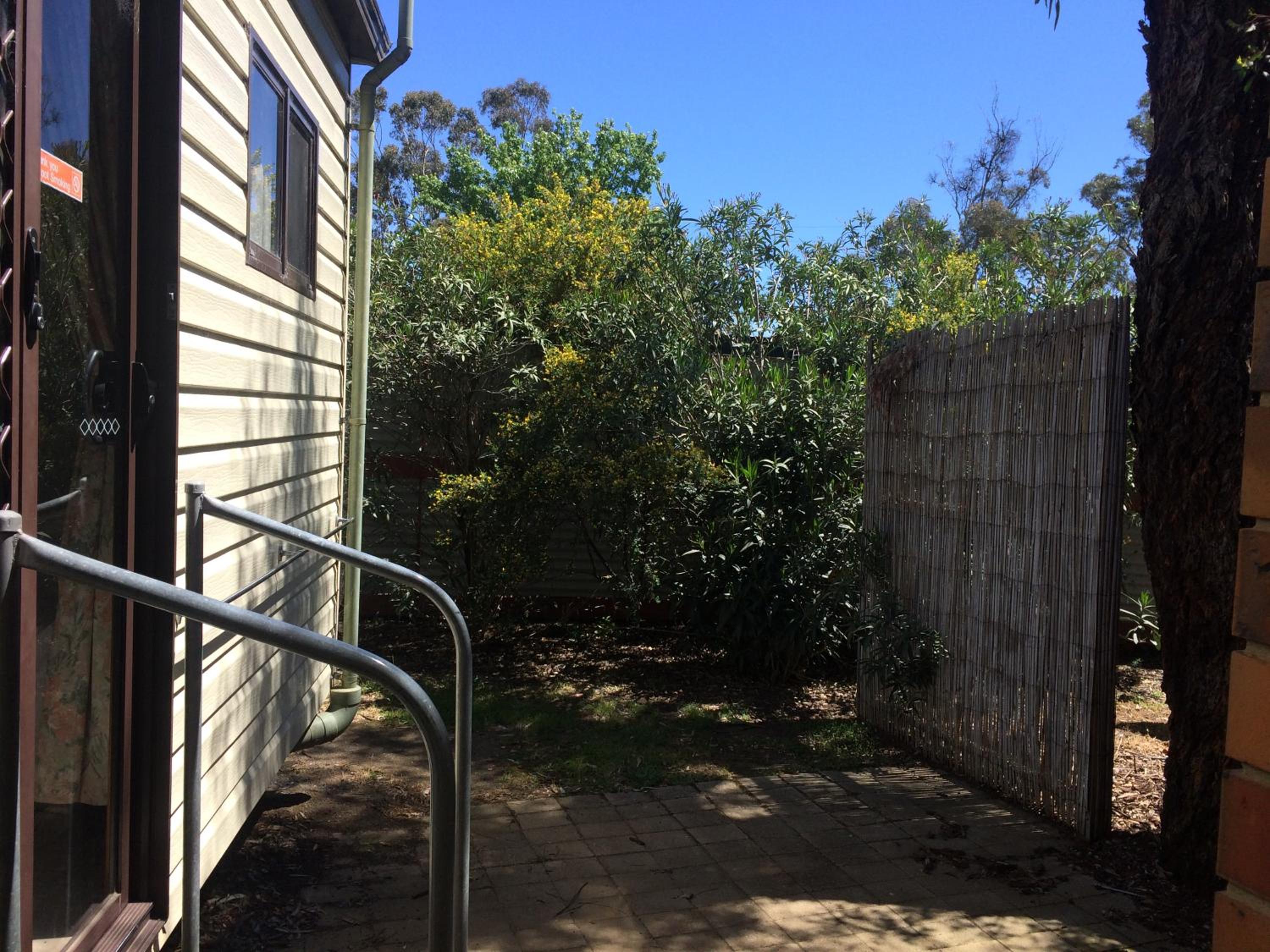 Golden Country Motel and Caravan Park