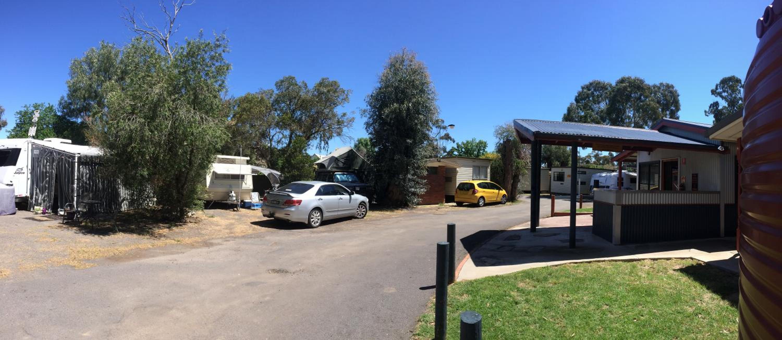 Golden Country Motel and Caravan Park