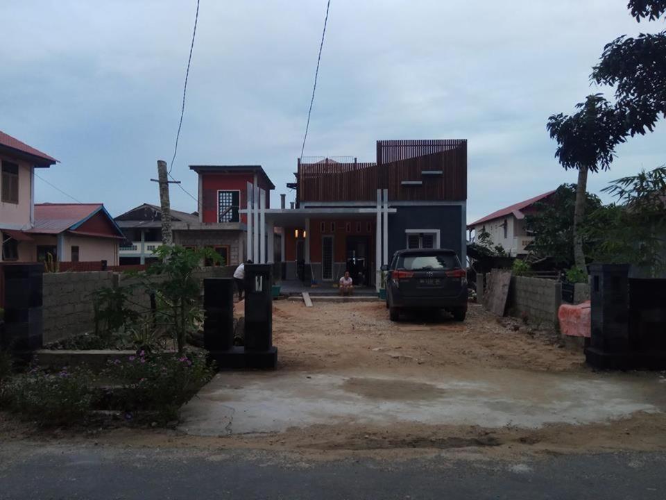 Oseda Nias Surf House