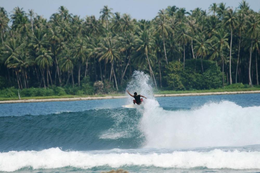 Oseda Nias Surf House