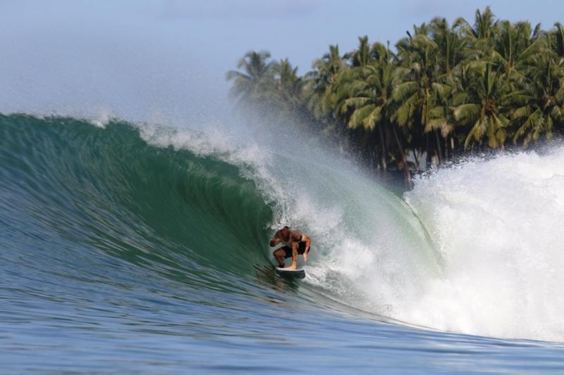 Oseda Nias Surf House