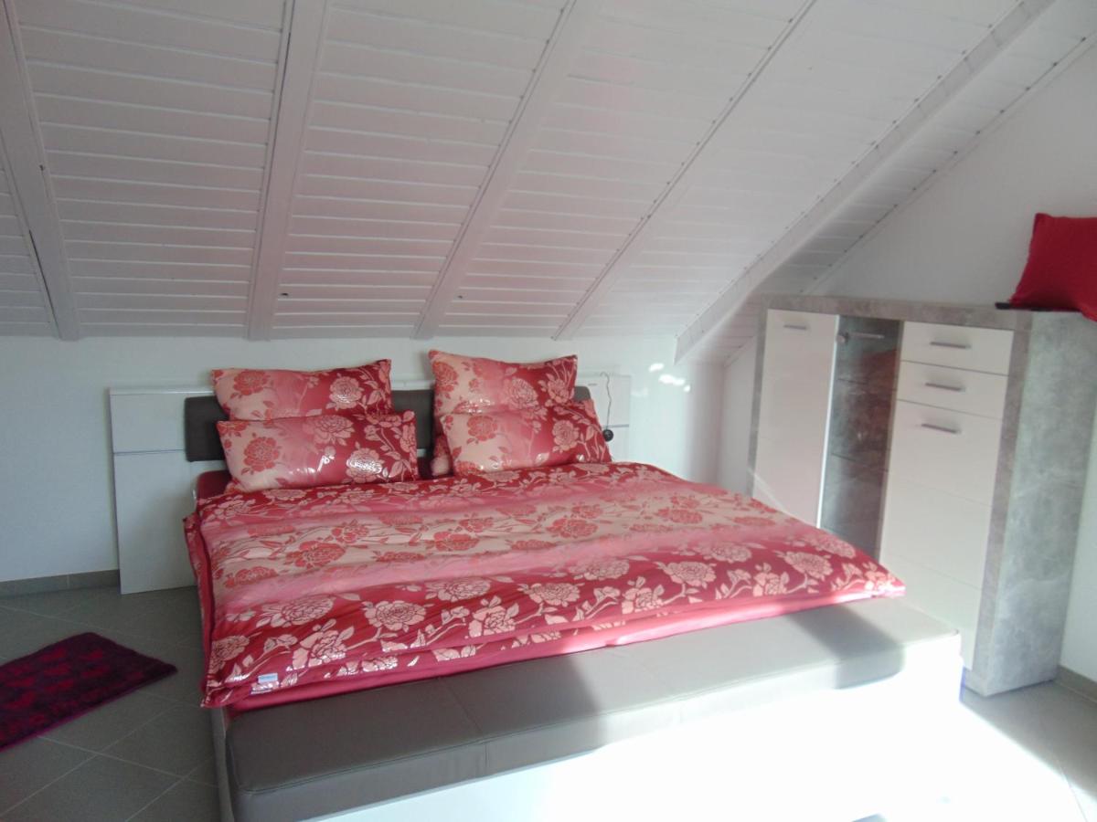 Photo 32