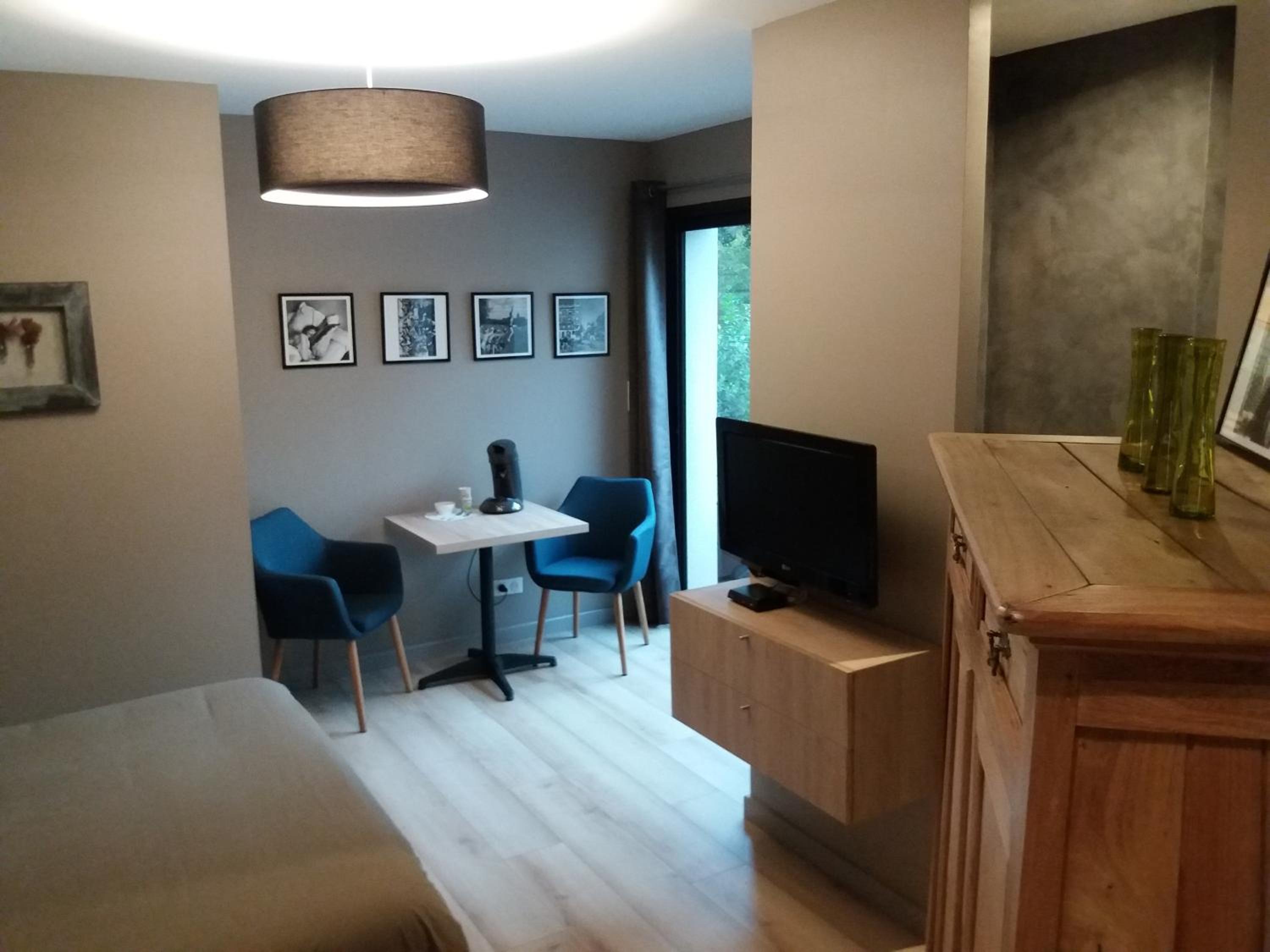 Photo 8
