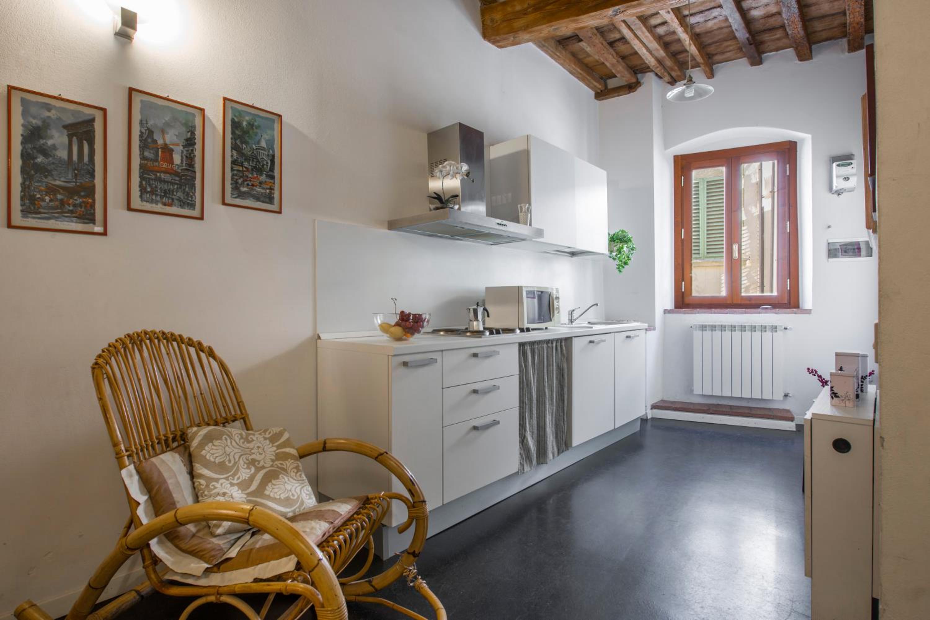 GuestHost - San Lorenzo Charm - Florence Nook
