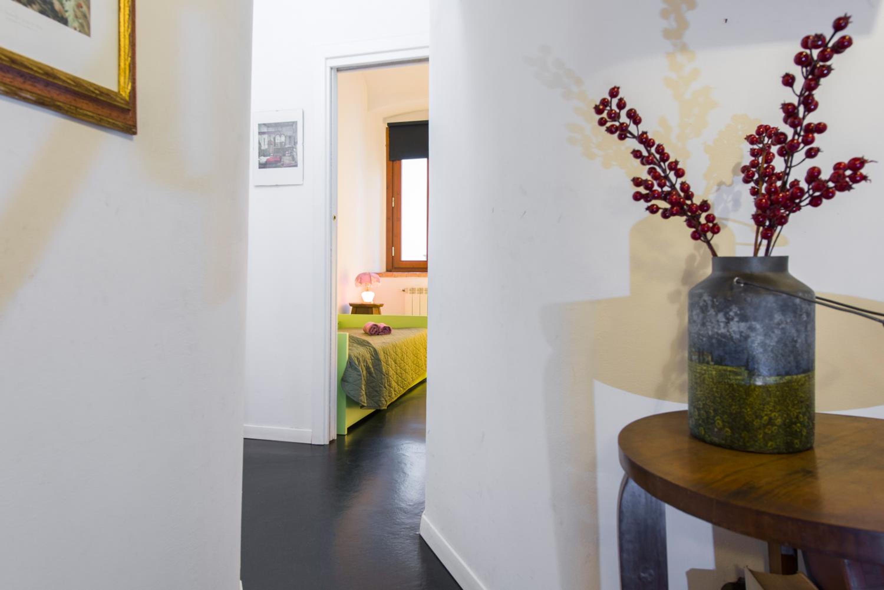 GuestHost - San Lorenzo Charm - Florence Nook