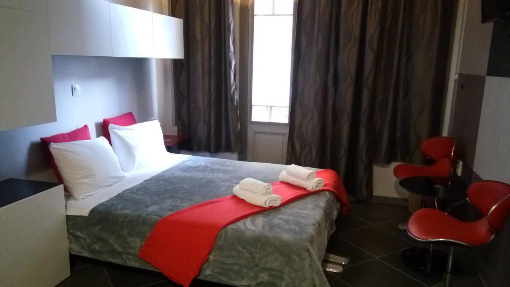 hotel room