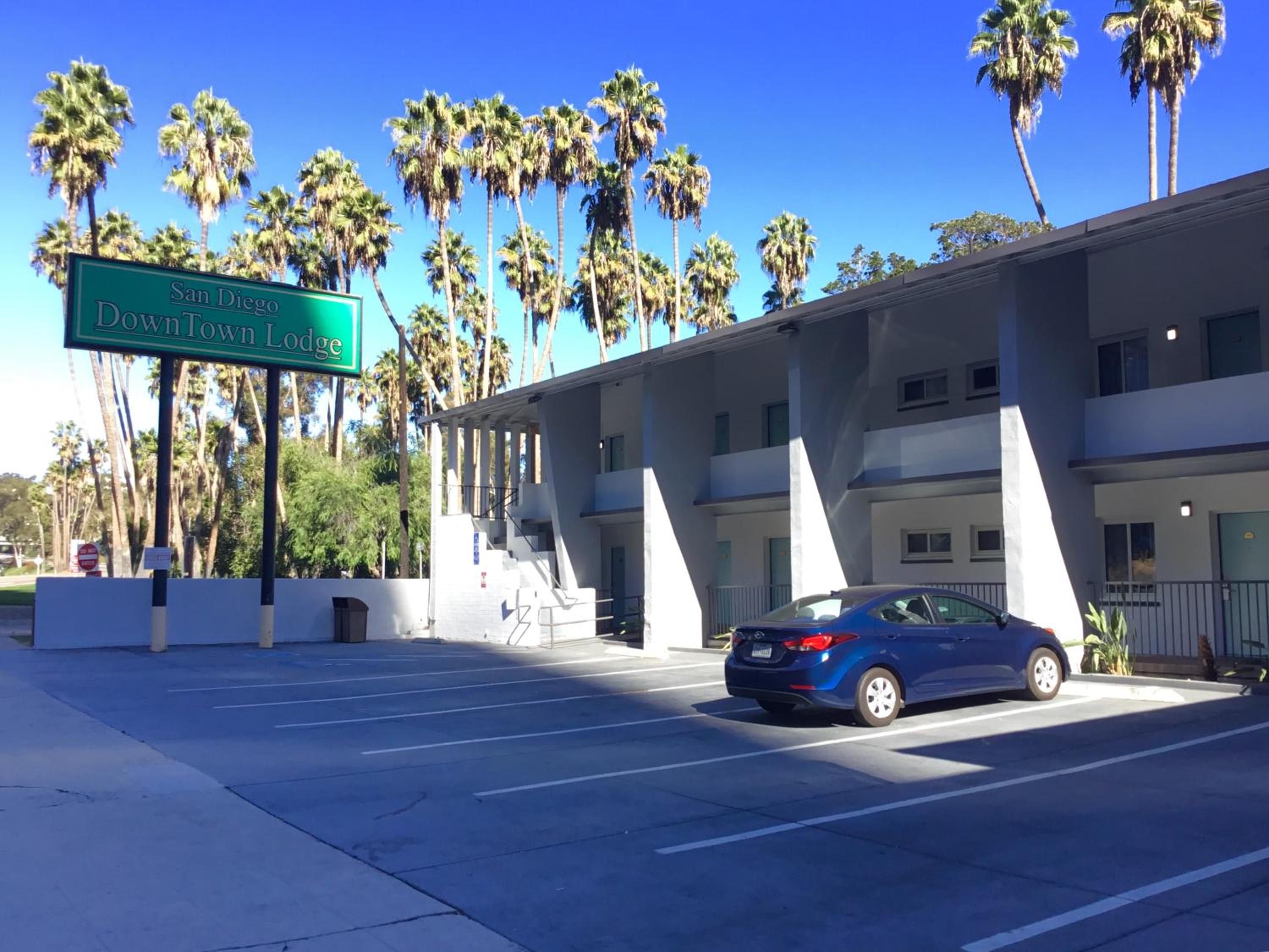Downtown San Diego Lodge - Image 3