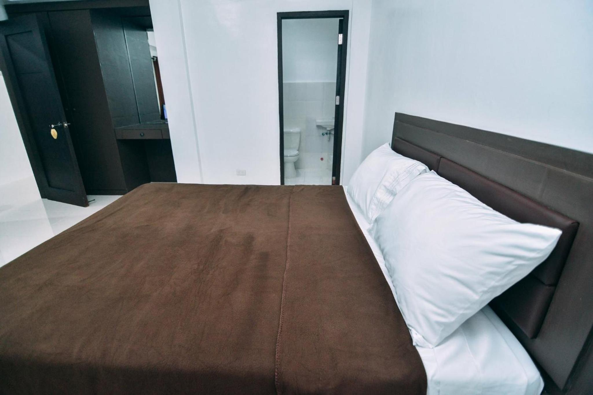 The Strand Suites and Dormitel - Image 5