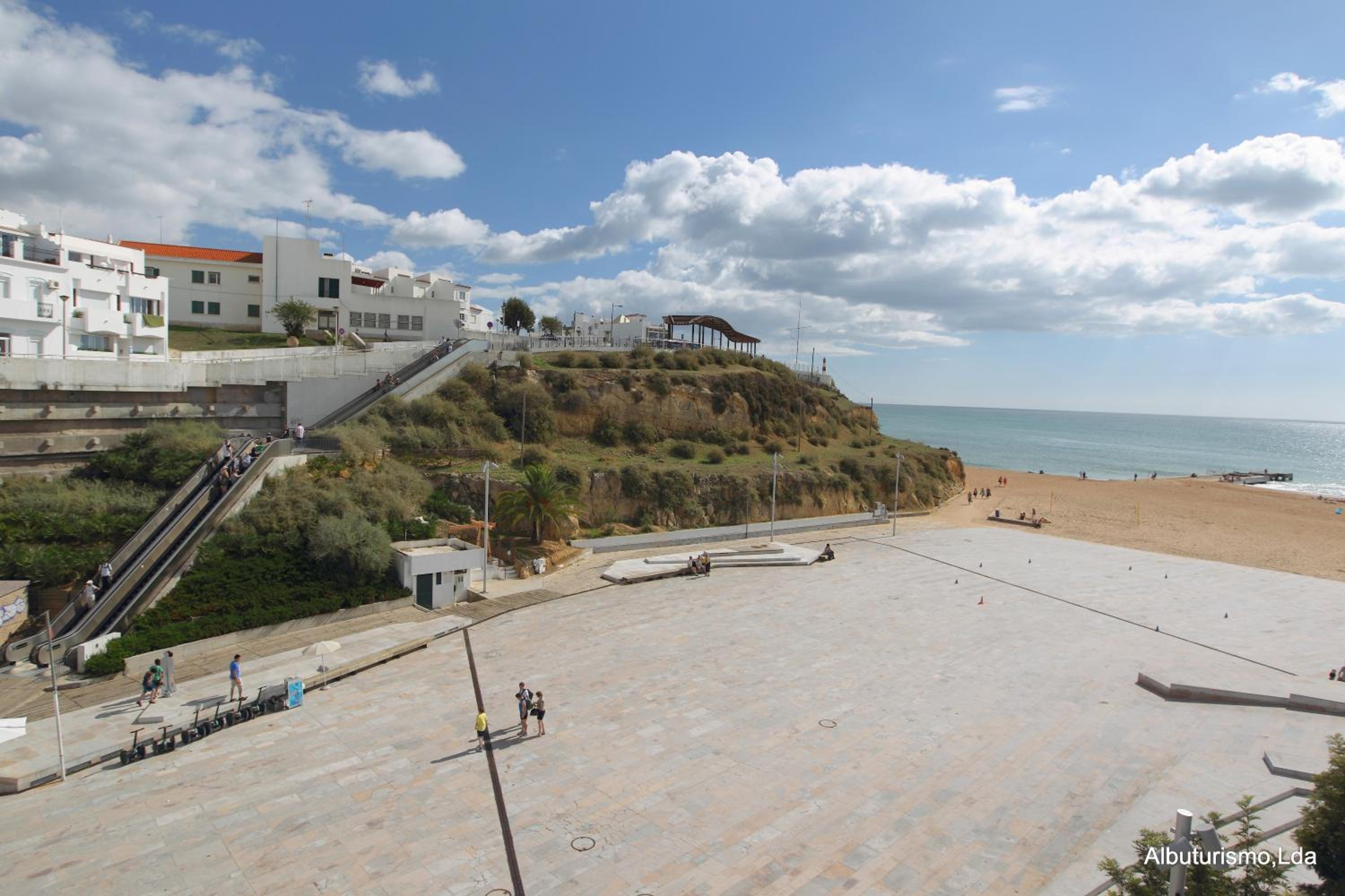 Edificio Albufeira Apartamentos A. Local - Albuturismo Lda