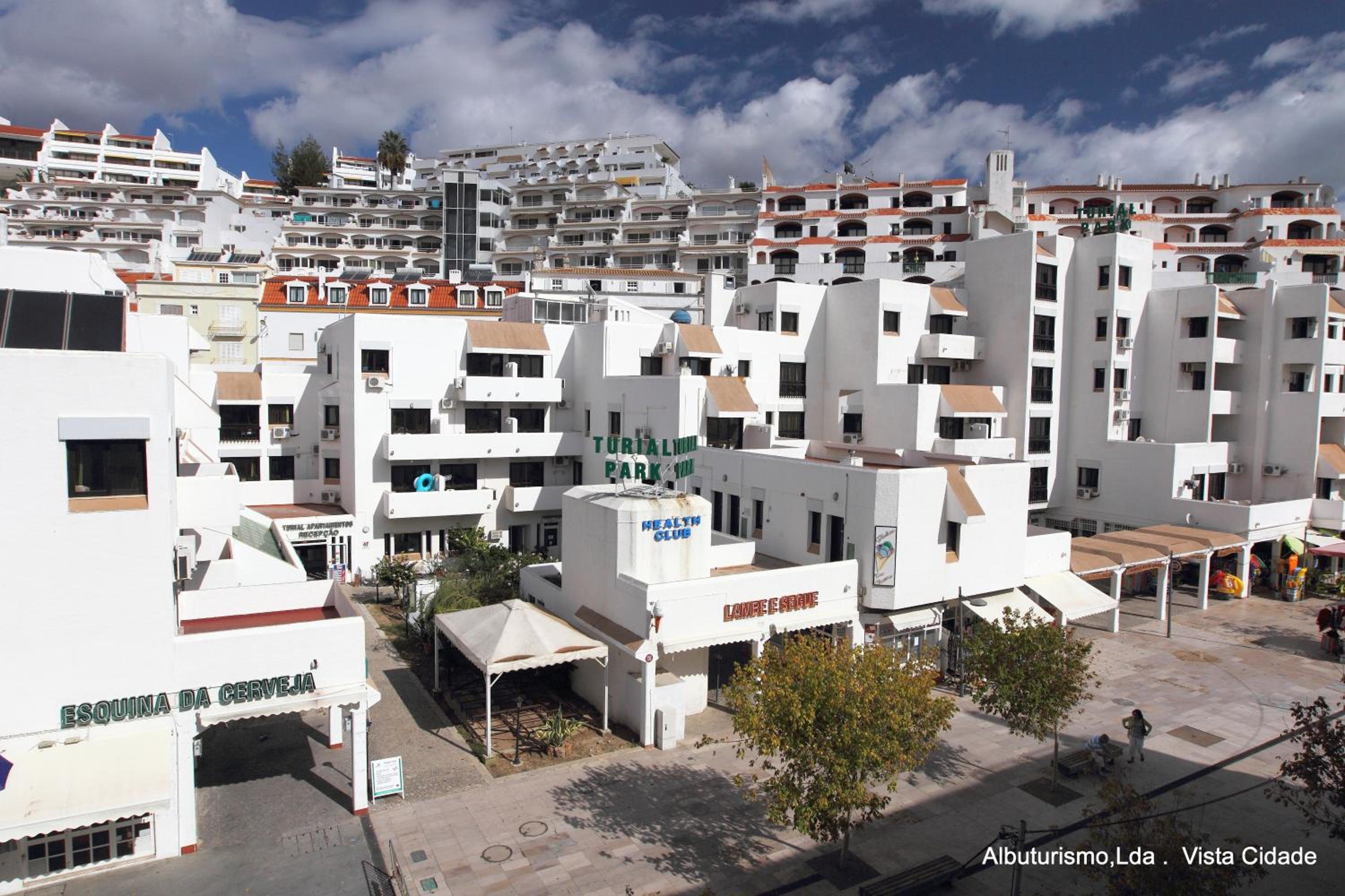Edificio Albufeira Apartamentos A. Local - Albuturismo Lda