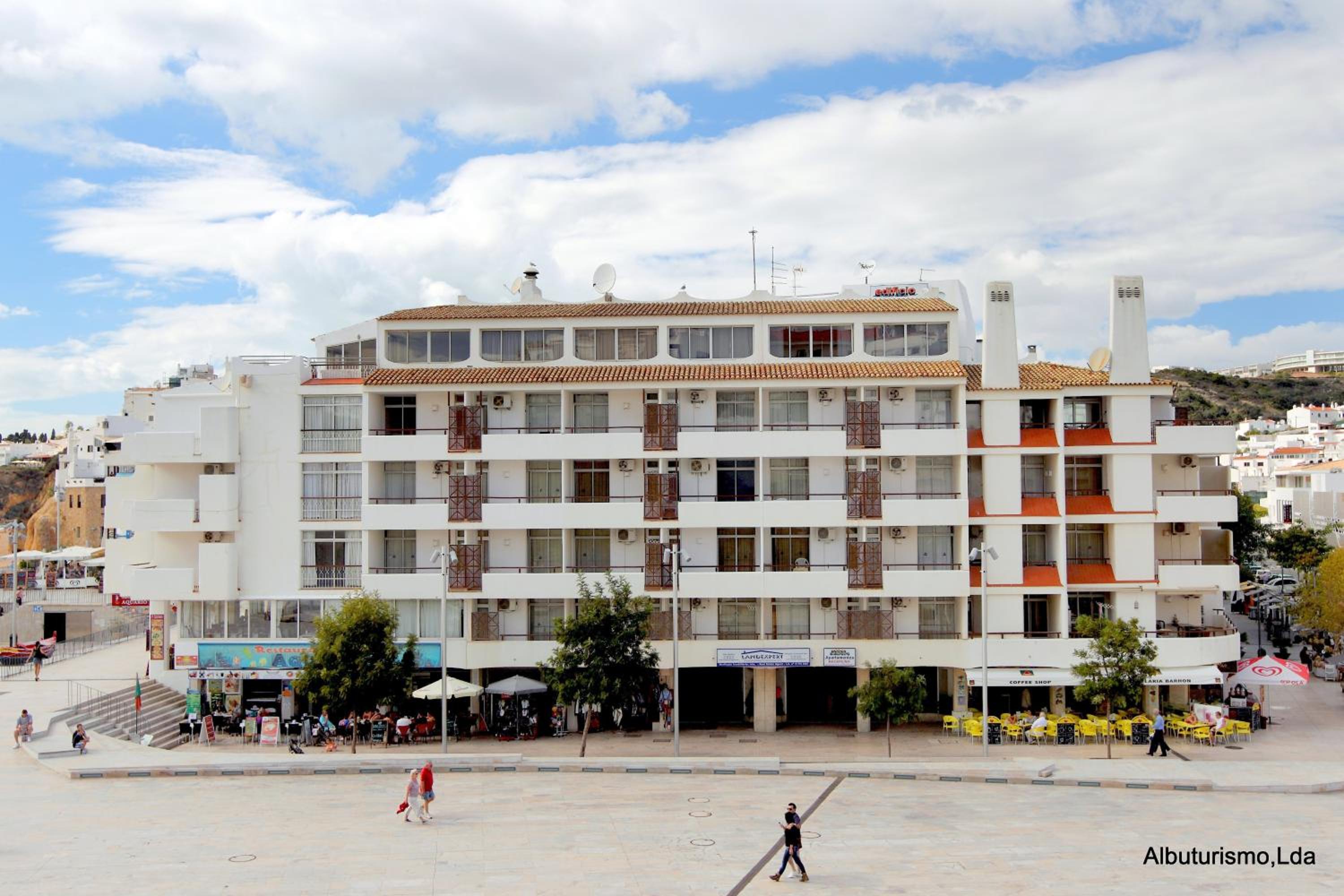 Edificio Albufeira Apartamentos A. Local - Albuturismo Lda