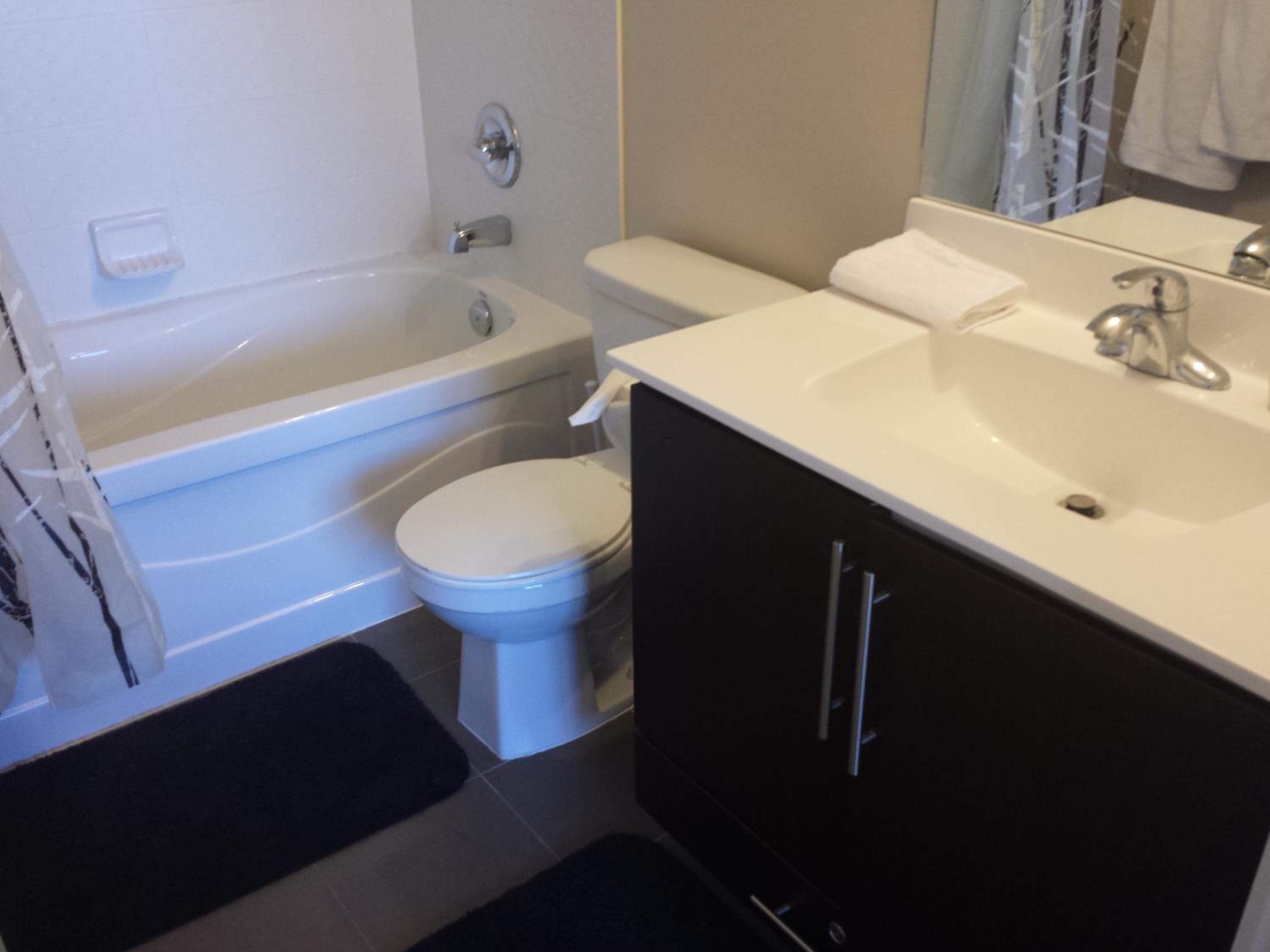 BEST LOCATION/SPECTACULAR VIEW 2 BEDROOMS FURNISHED CONDO S/L RENT