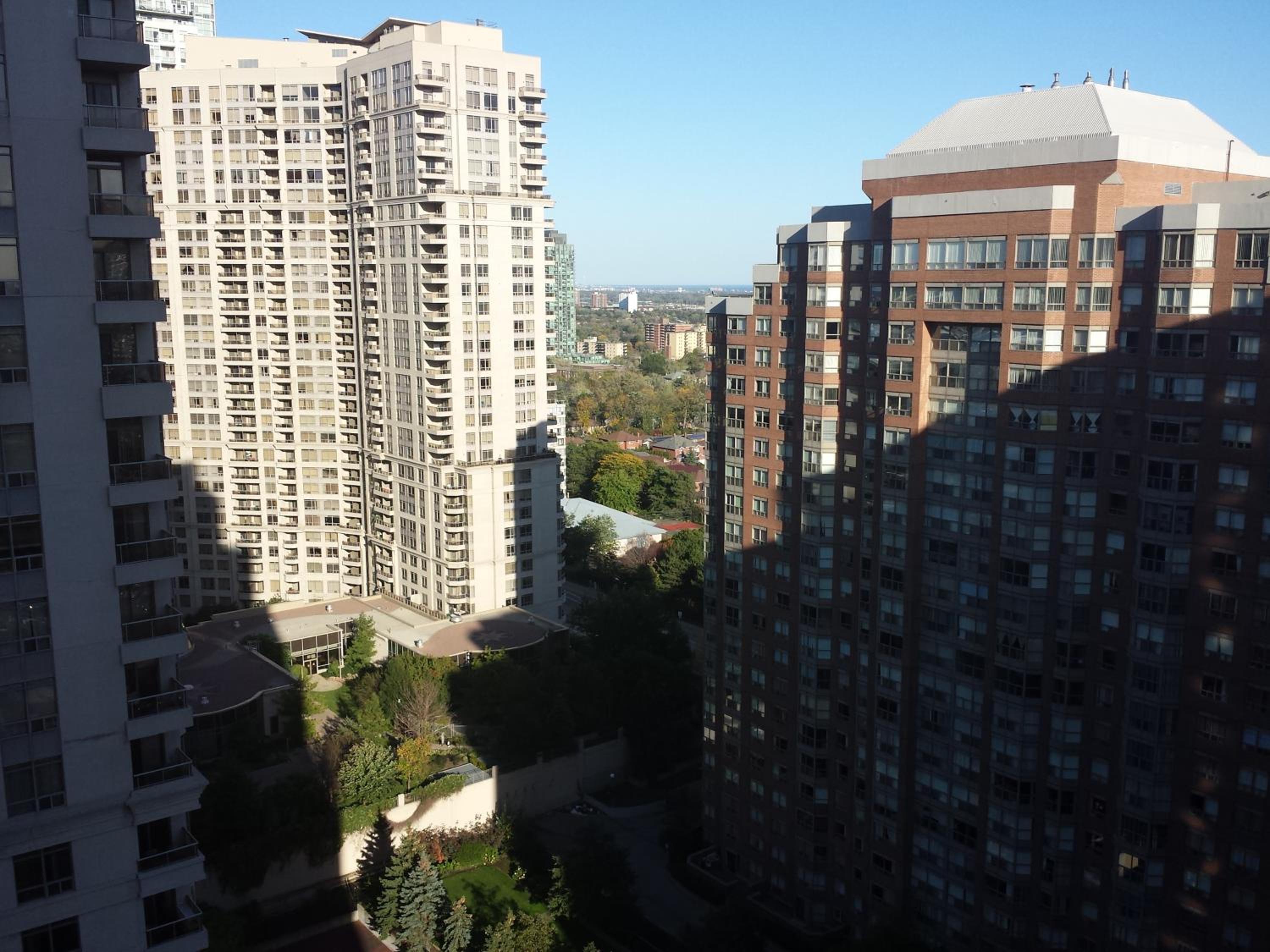BEST LOCATION/SPECTACULAR VIEW 2 BEDROOMS FURNISHED CONDO S/L RENT