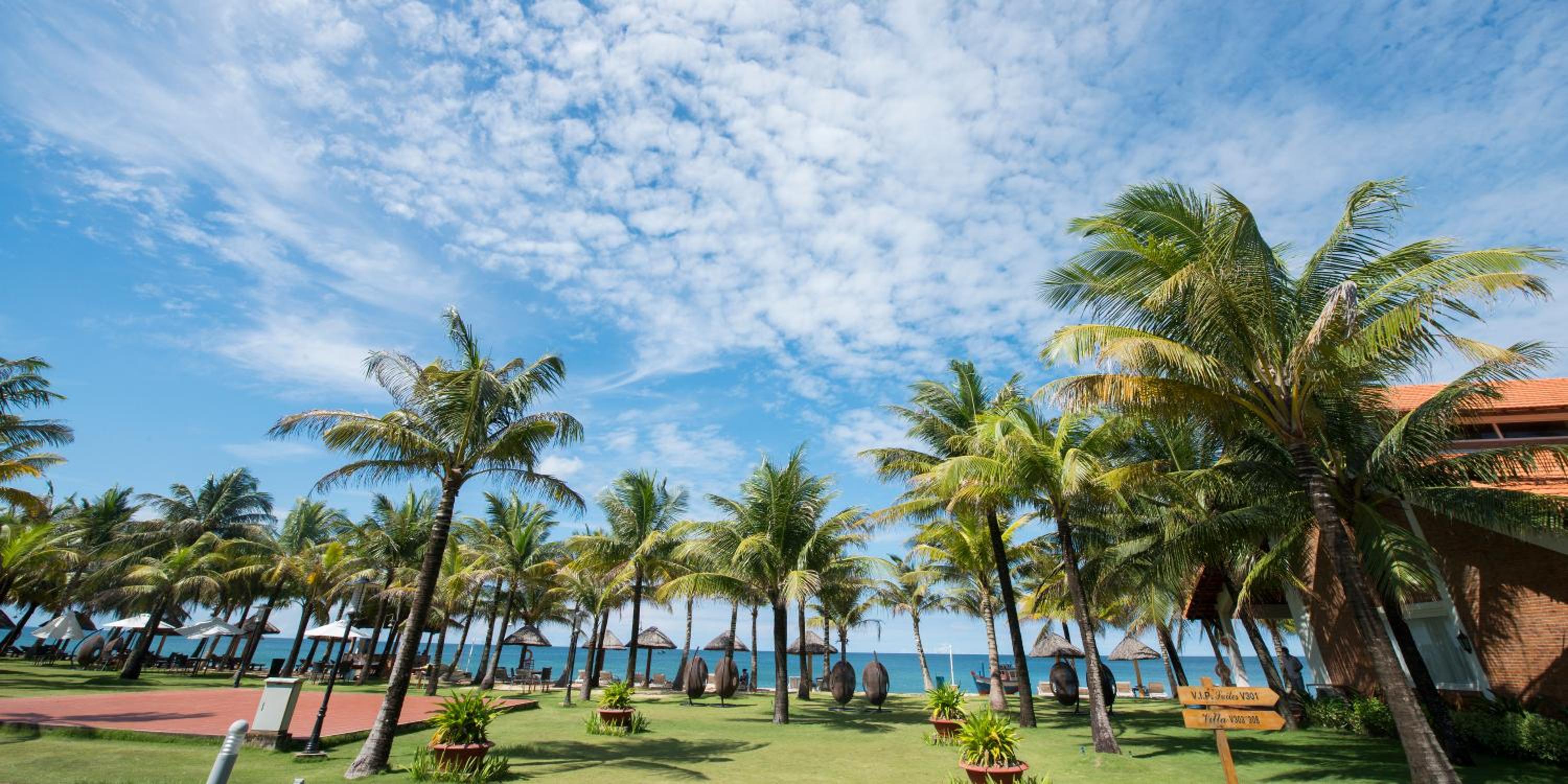 Famiana Resort & Spa - Breakfast is served as Brunch 6AM30 to 1PM view 4