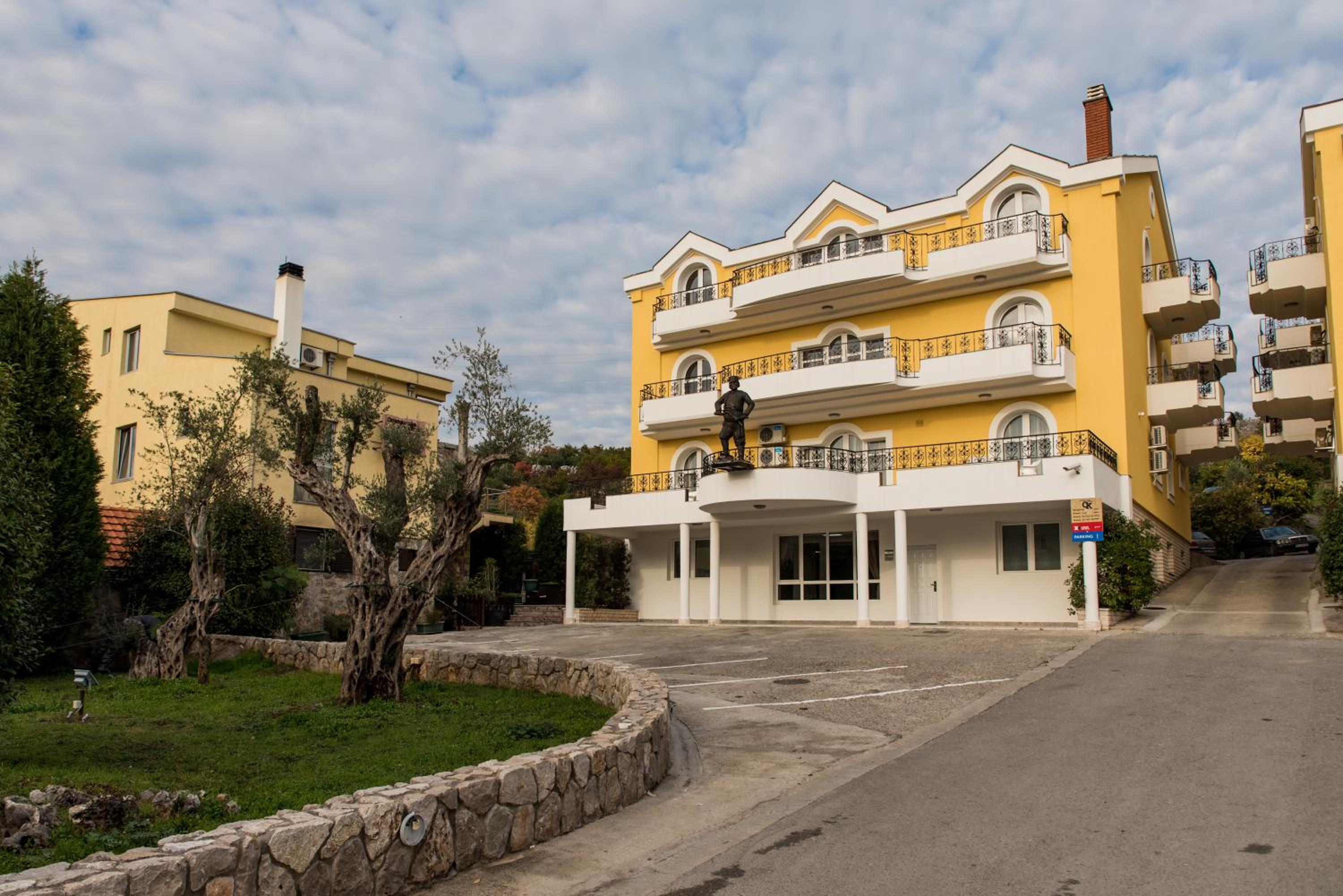 Hotel Crnogorska Kuća - Image 1
