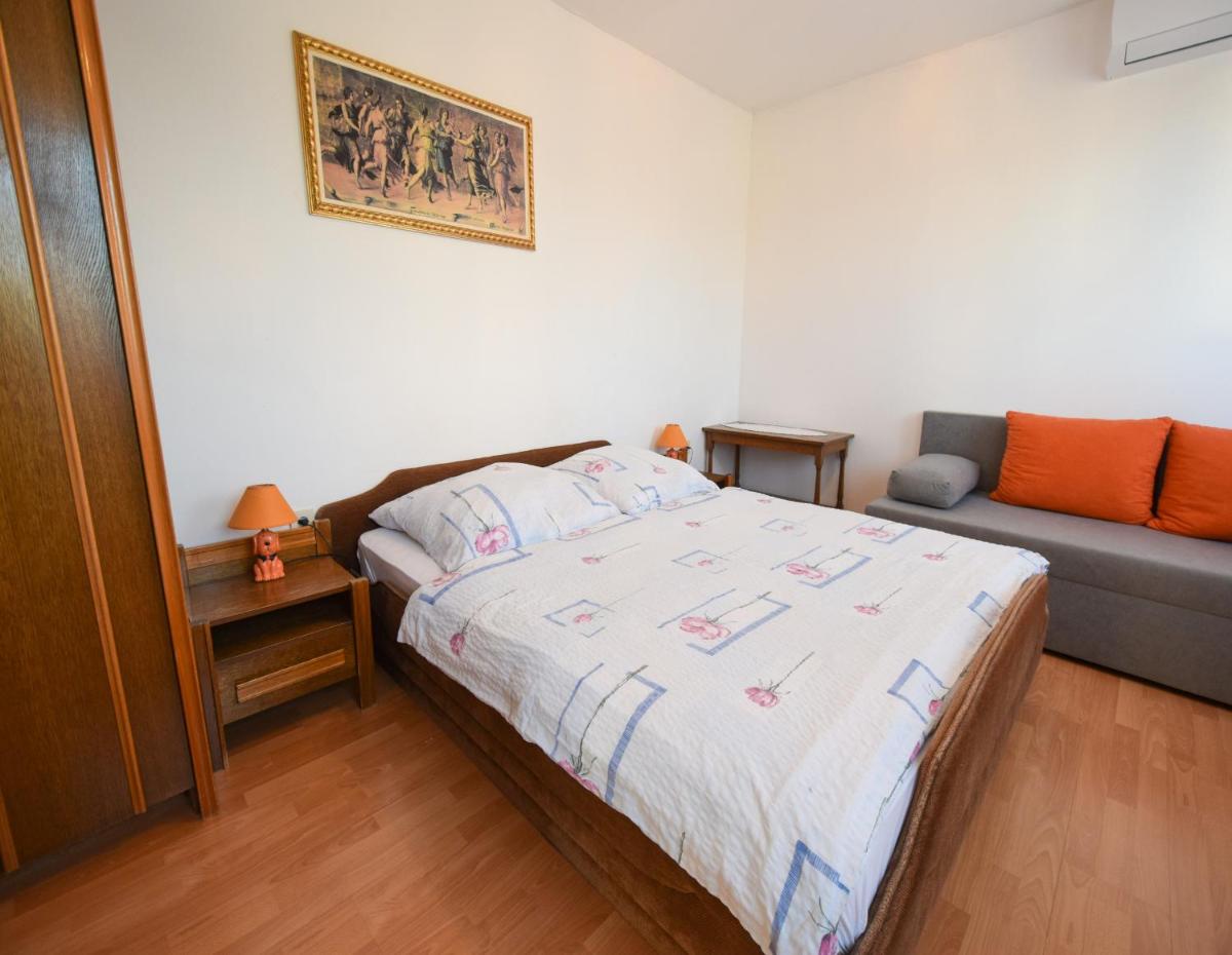 Apartment Toni view 2