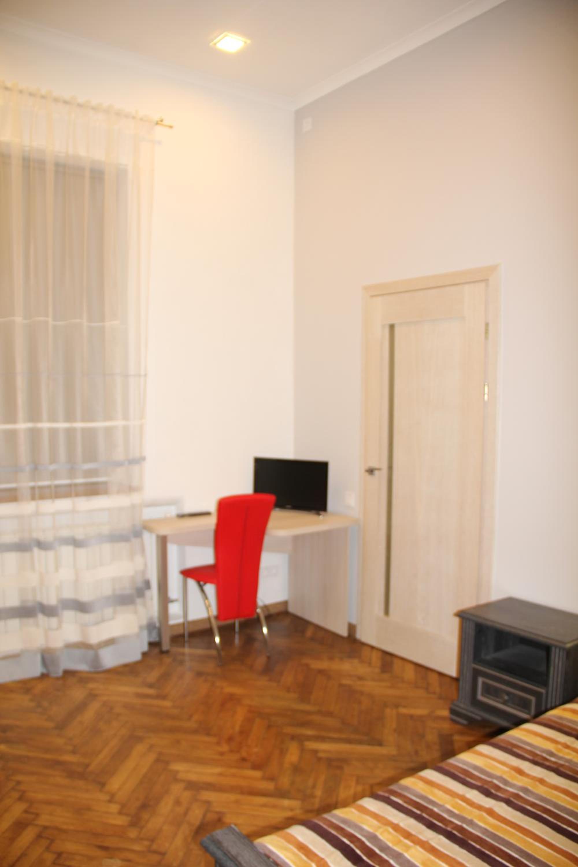 Apartment on Khorvatska Street