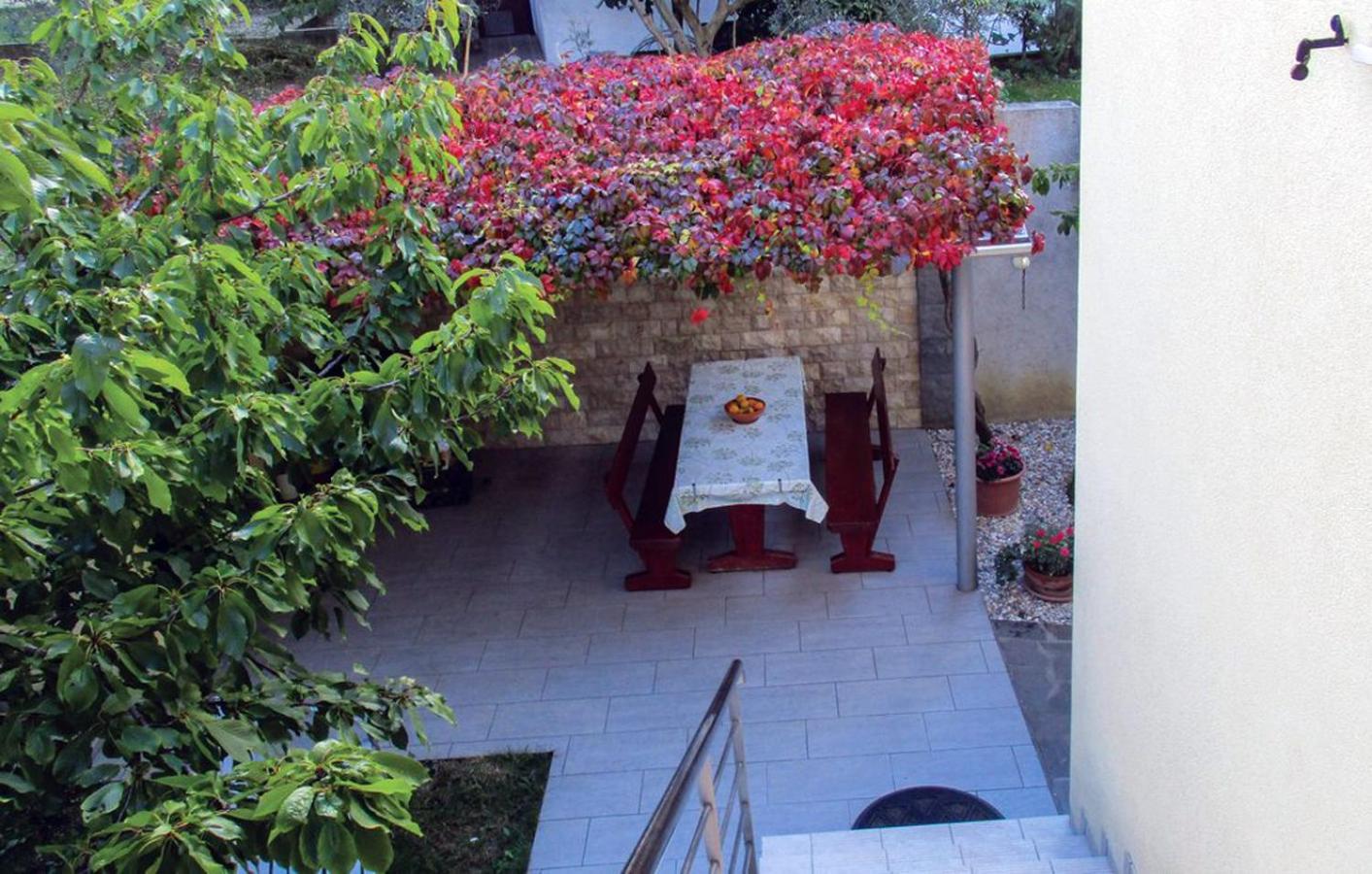 Apartments Tomišić view 2