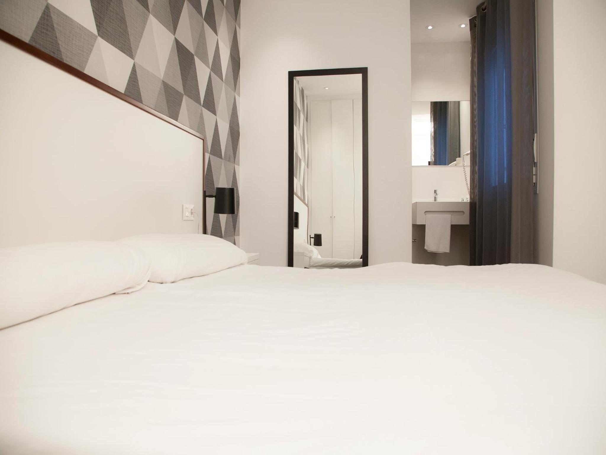 Flats Friends Soho Suites