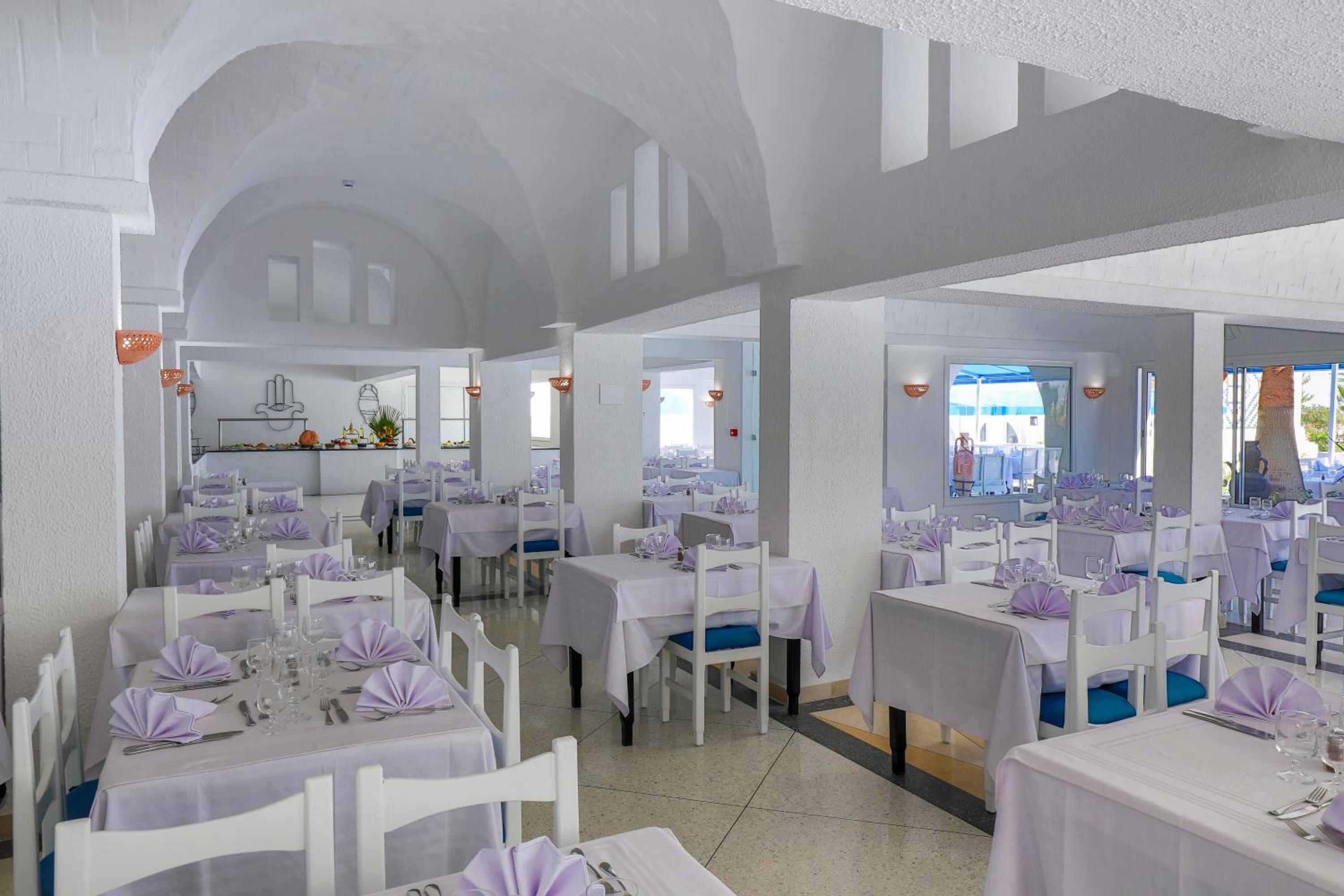 Hari Club Beach Resort - Property Image 3