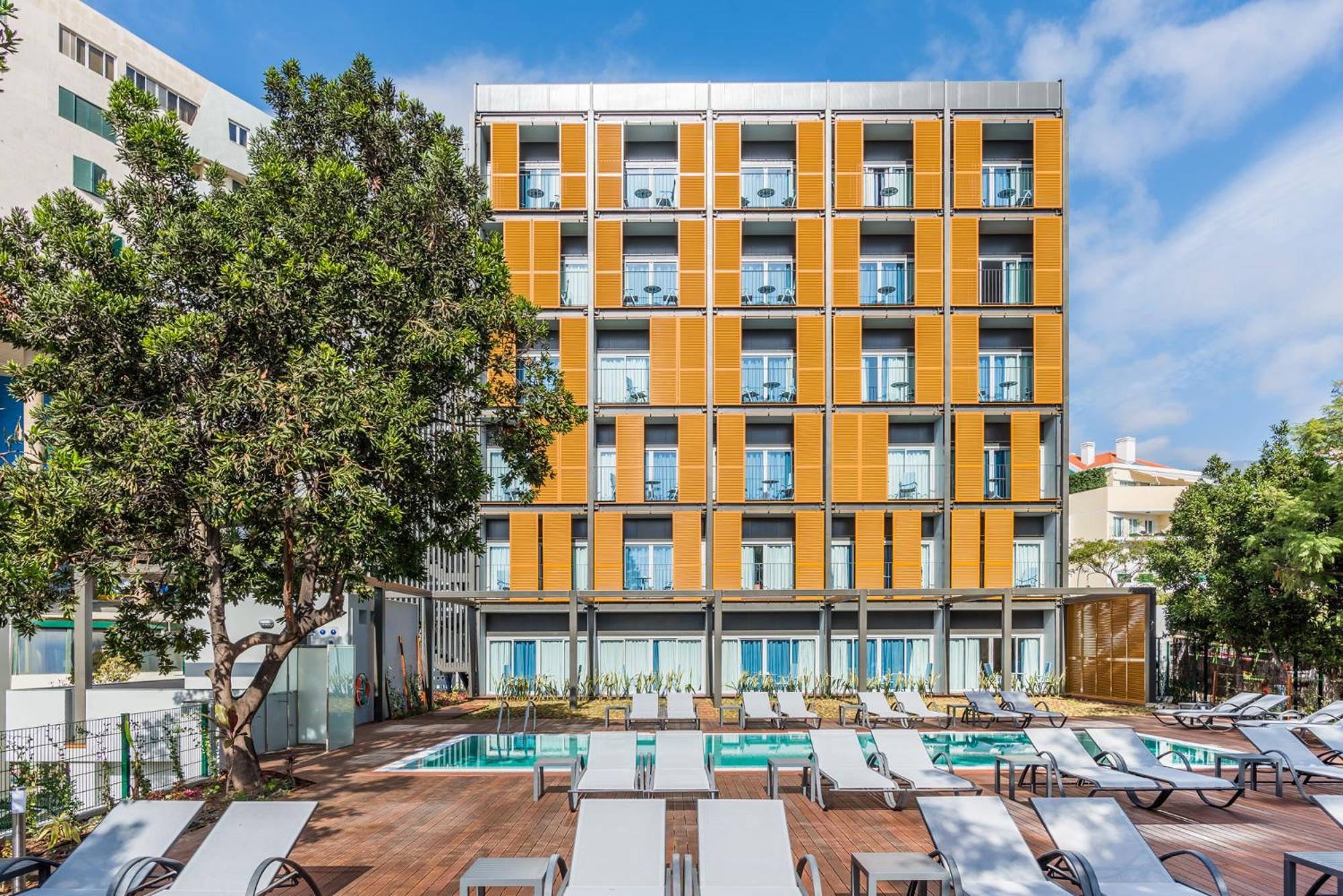 Hotel Pestana Casino Studios - Image 1